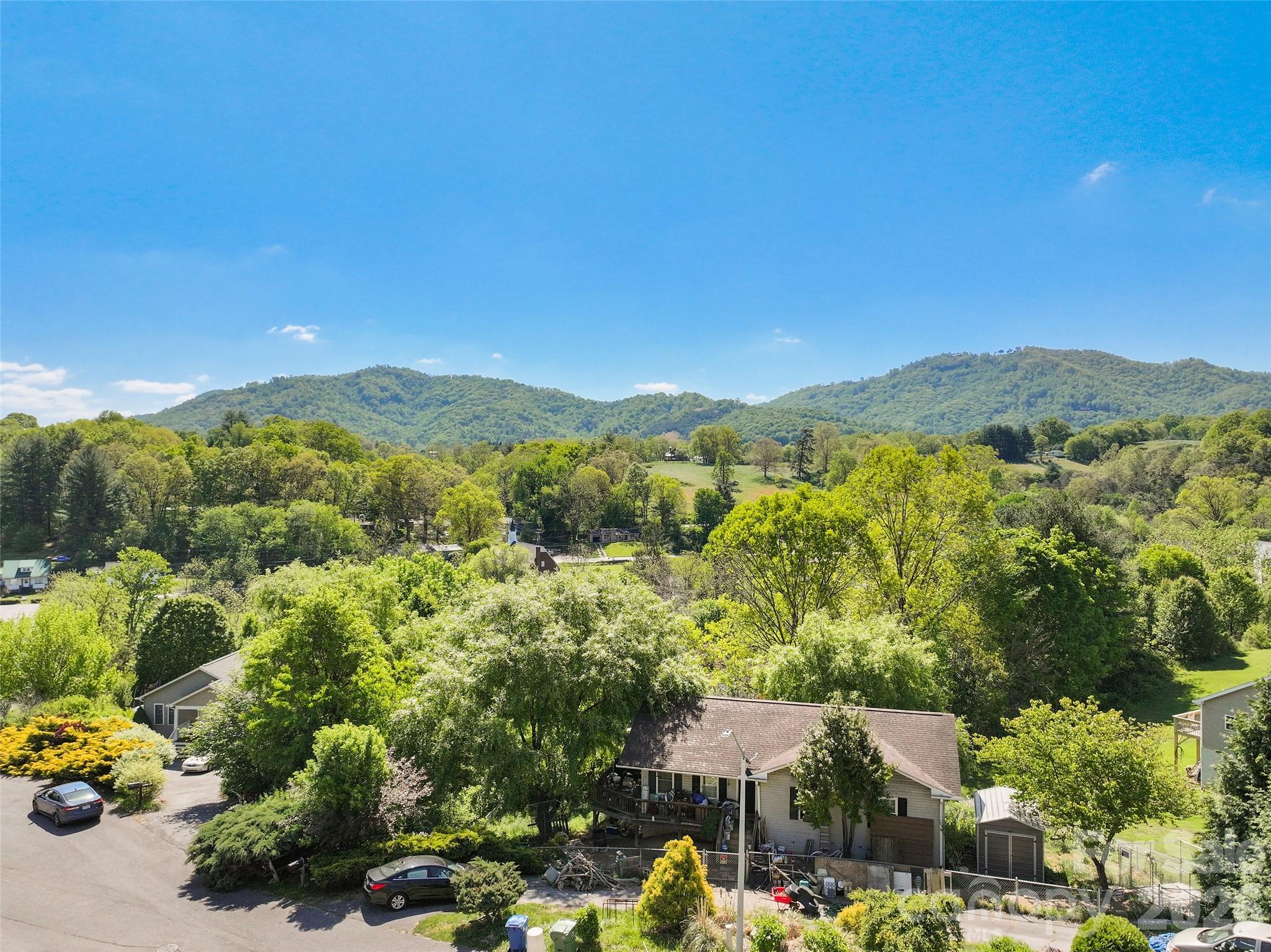 373 Barefoot Ridge — Clyde