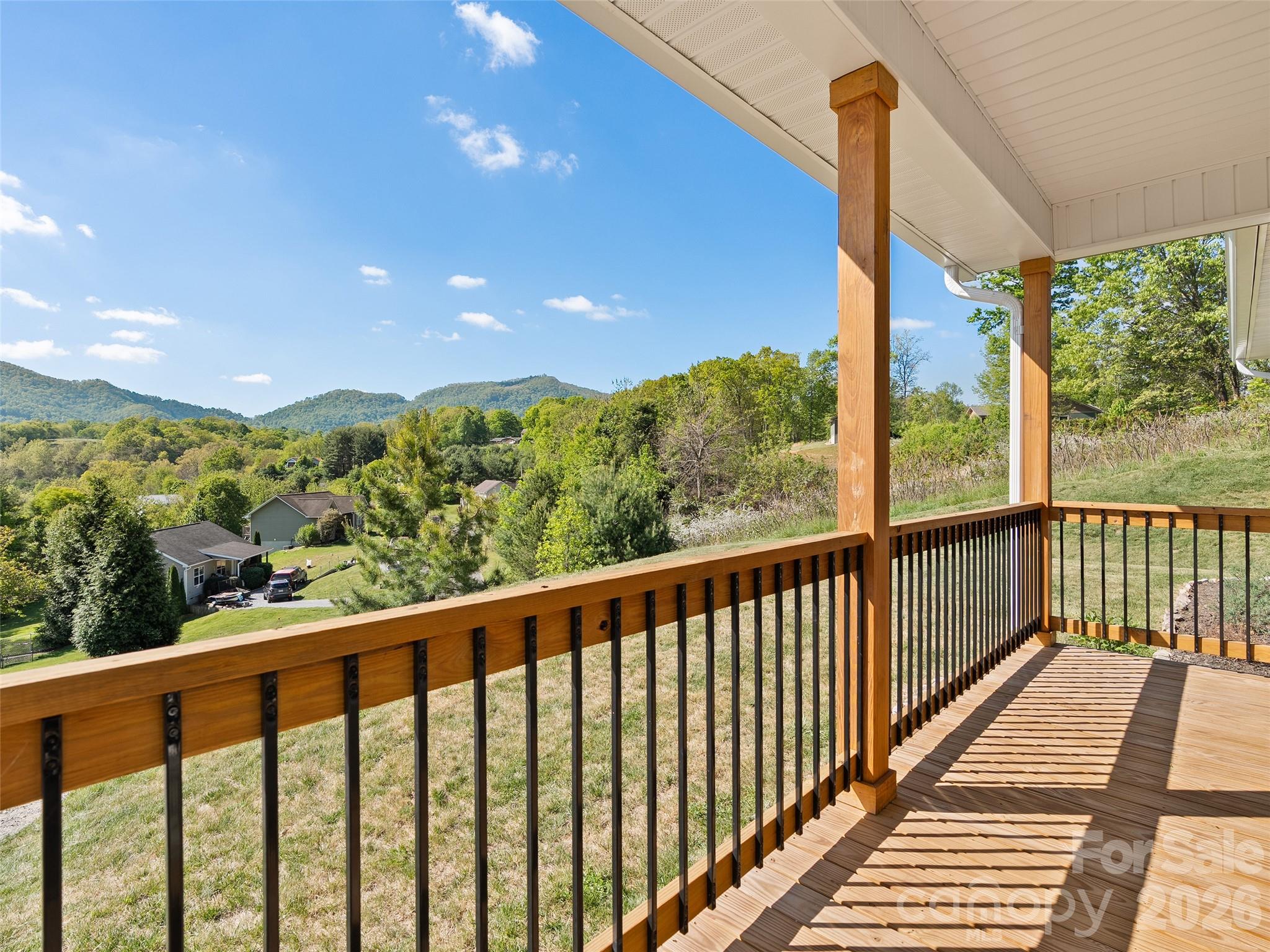 373 Barefoot Ridge — Clyde