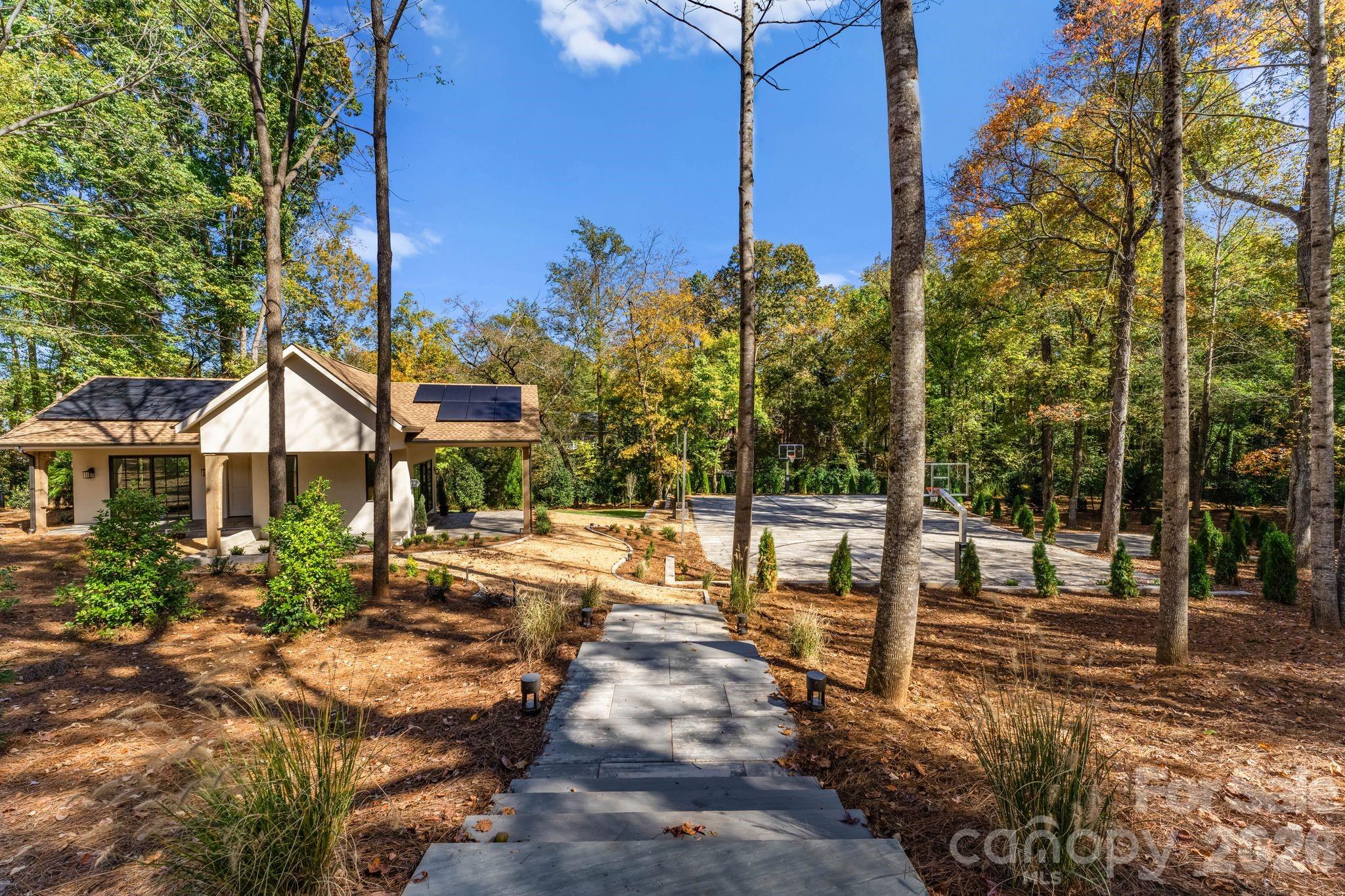 433 Highland Forest Drive — Charlotte