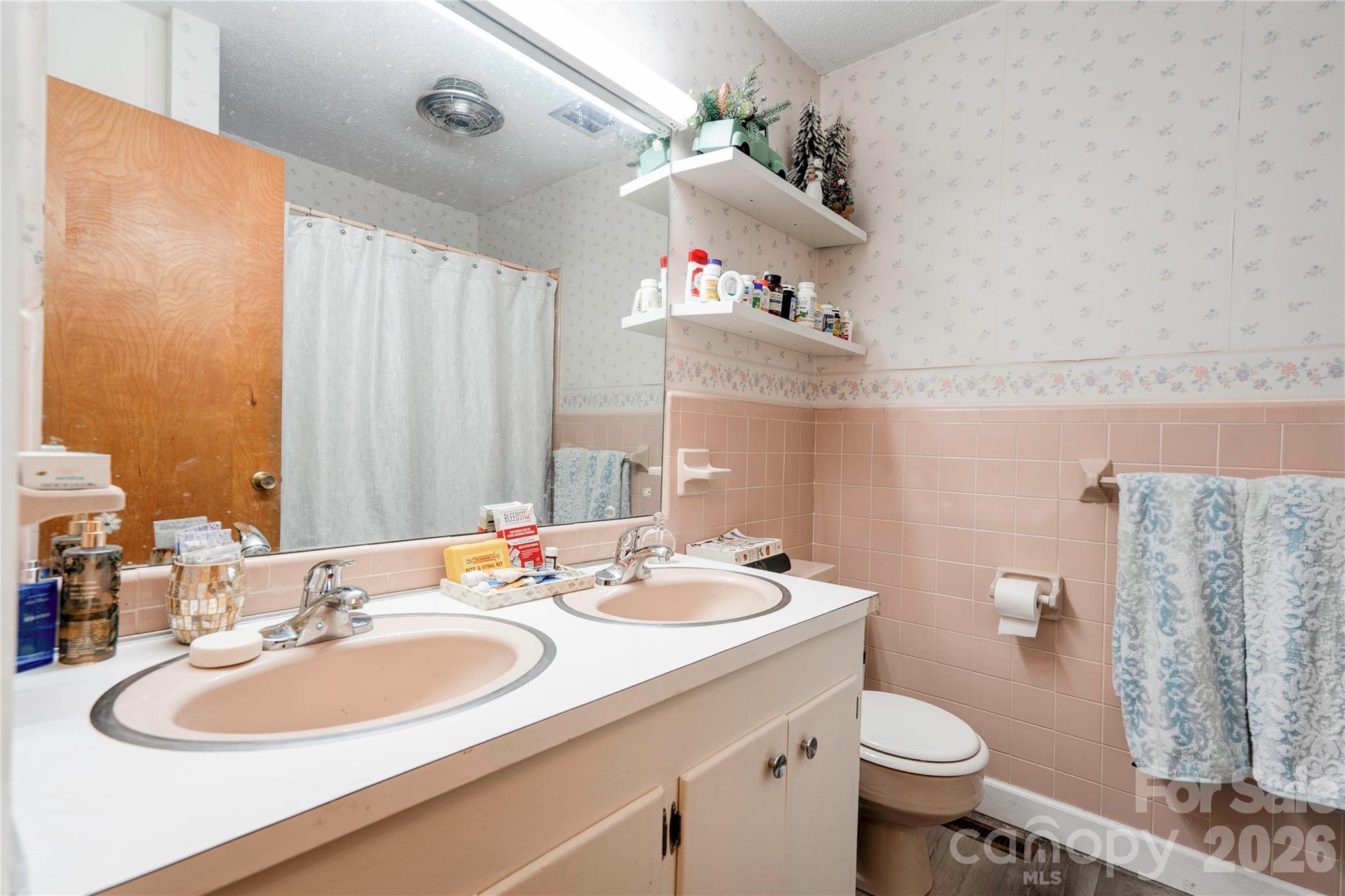 130 Old Belwood Road — Lawndale