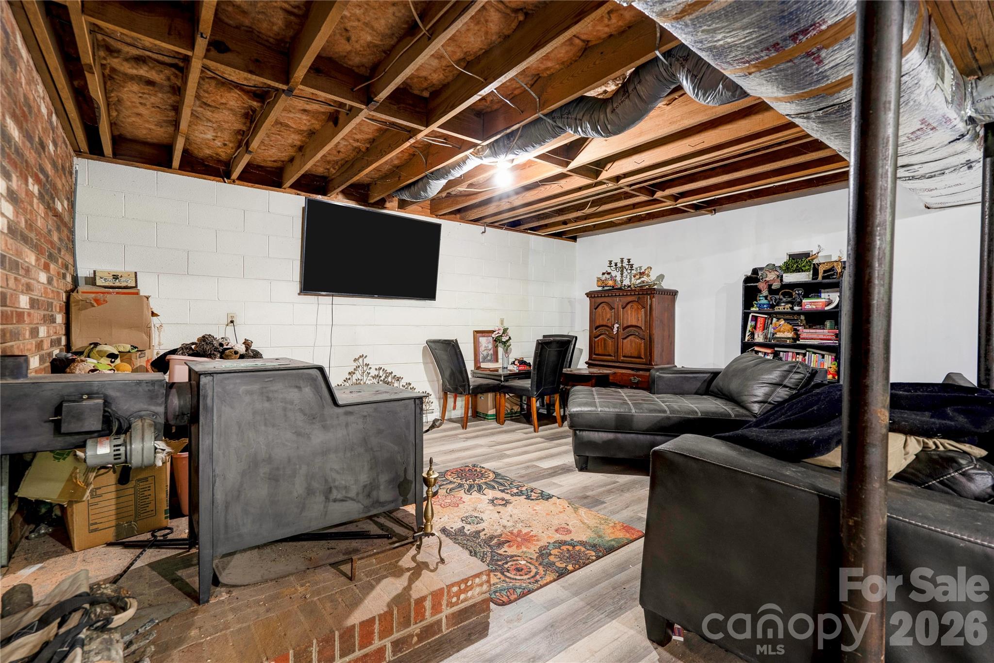 130 Old Belwood Road — Lawndale