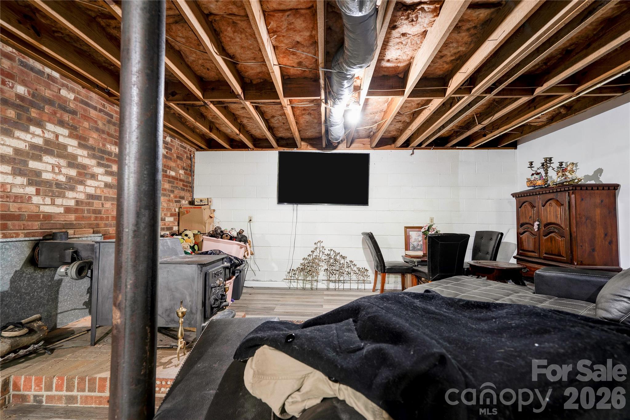 130 Old Belwood Road — Lawndale