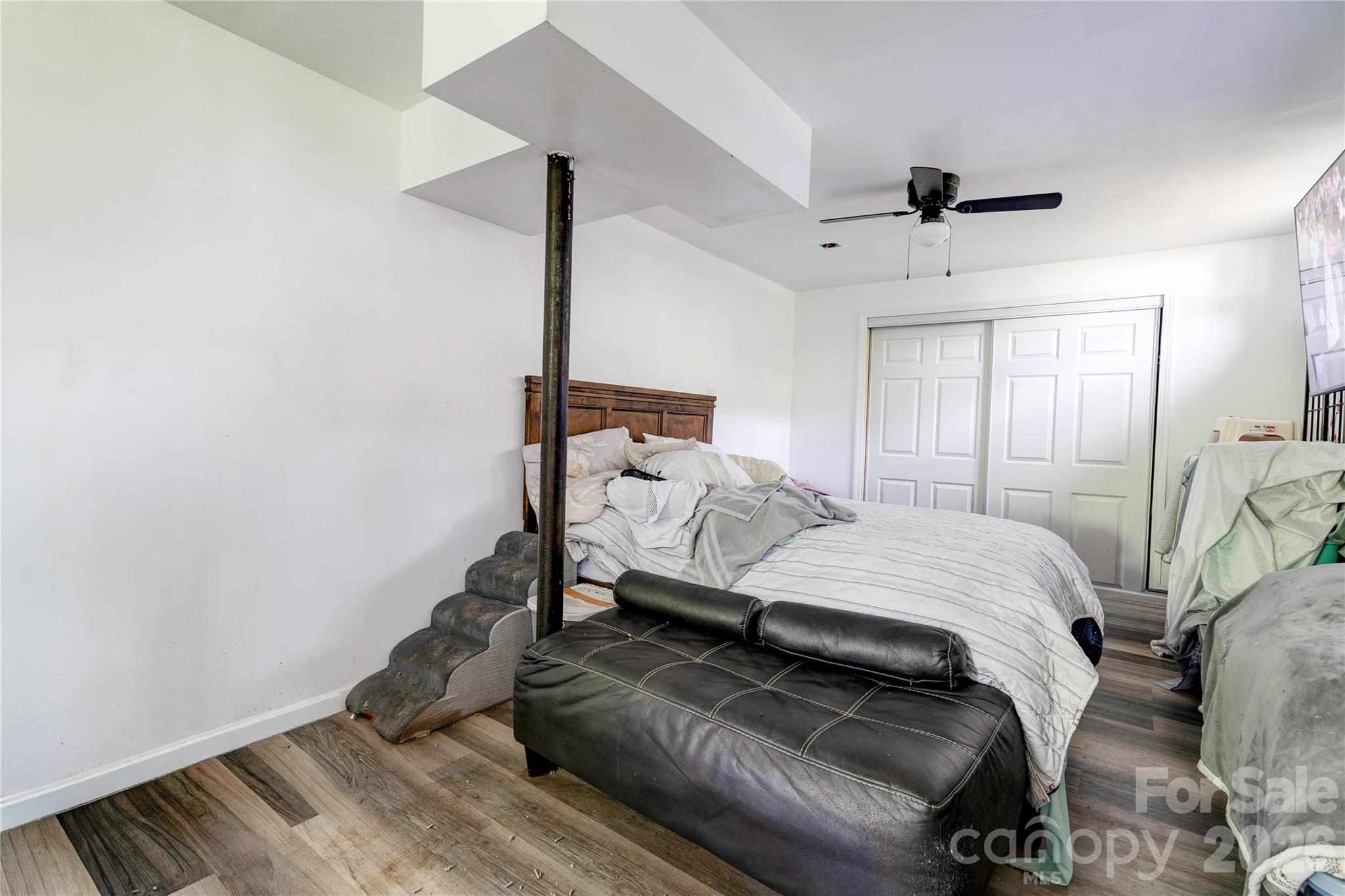 130 Old Belwood Road — Lawndale