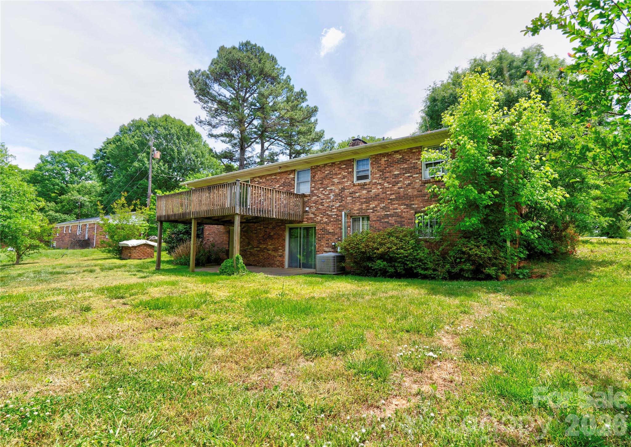 130 Old Belwood Road — Lawndale