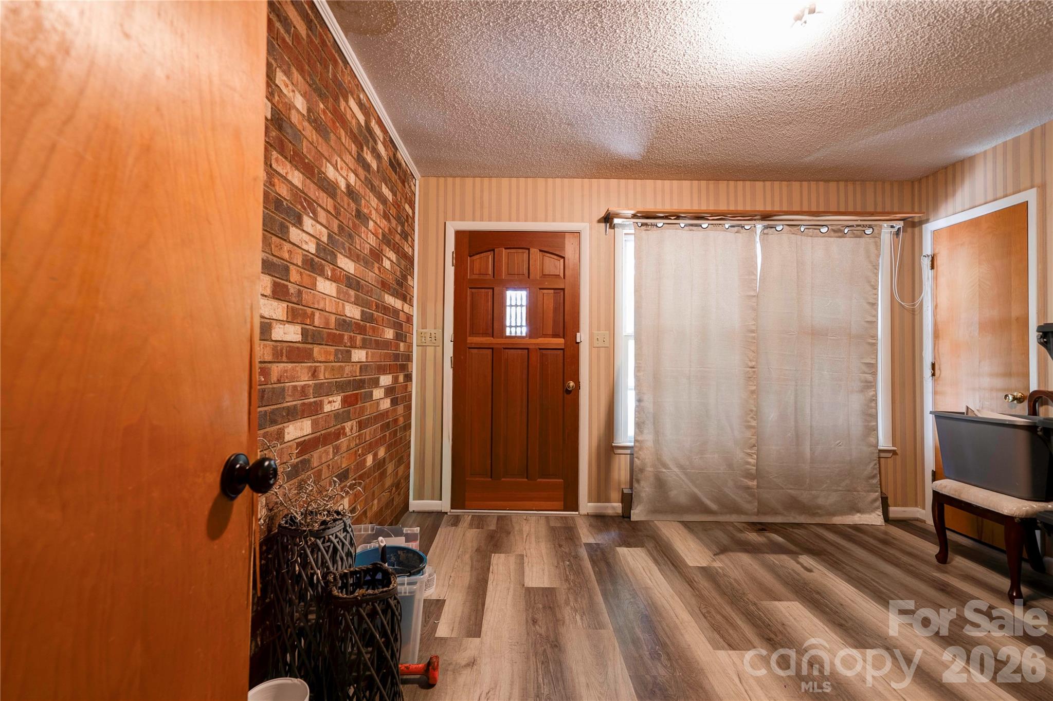130 Old Belwood Road — Lawndale