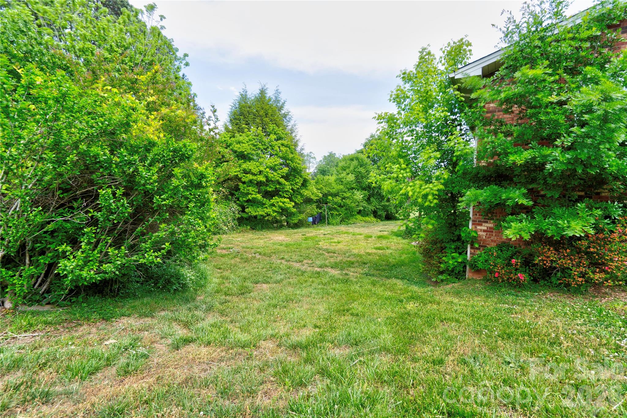 130 Old Belwood Road — Lawndale