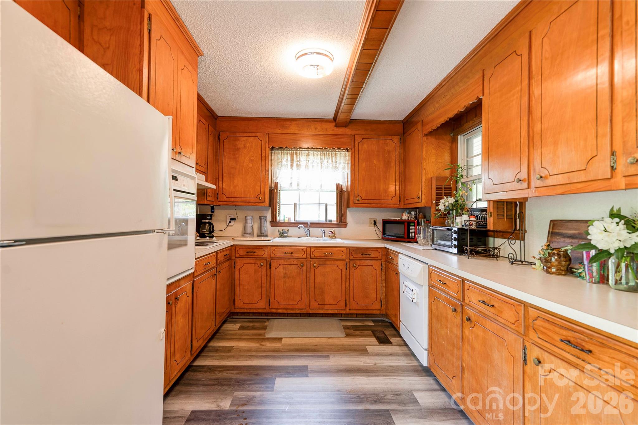 130 Old Belwood Road — Lawndale