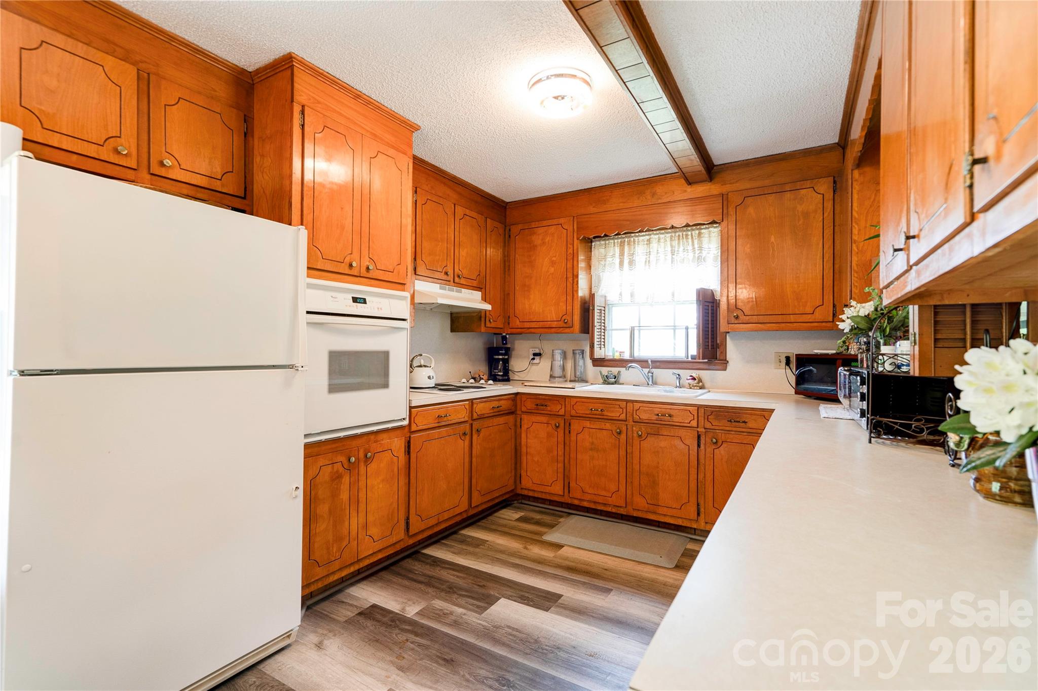 130 Old Belwood Road — Lawndale