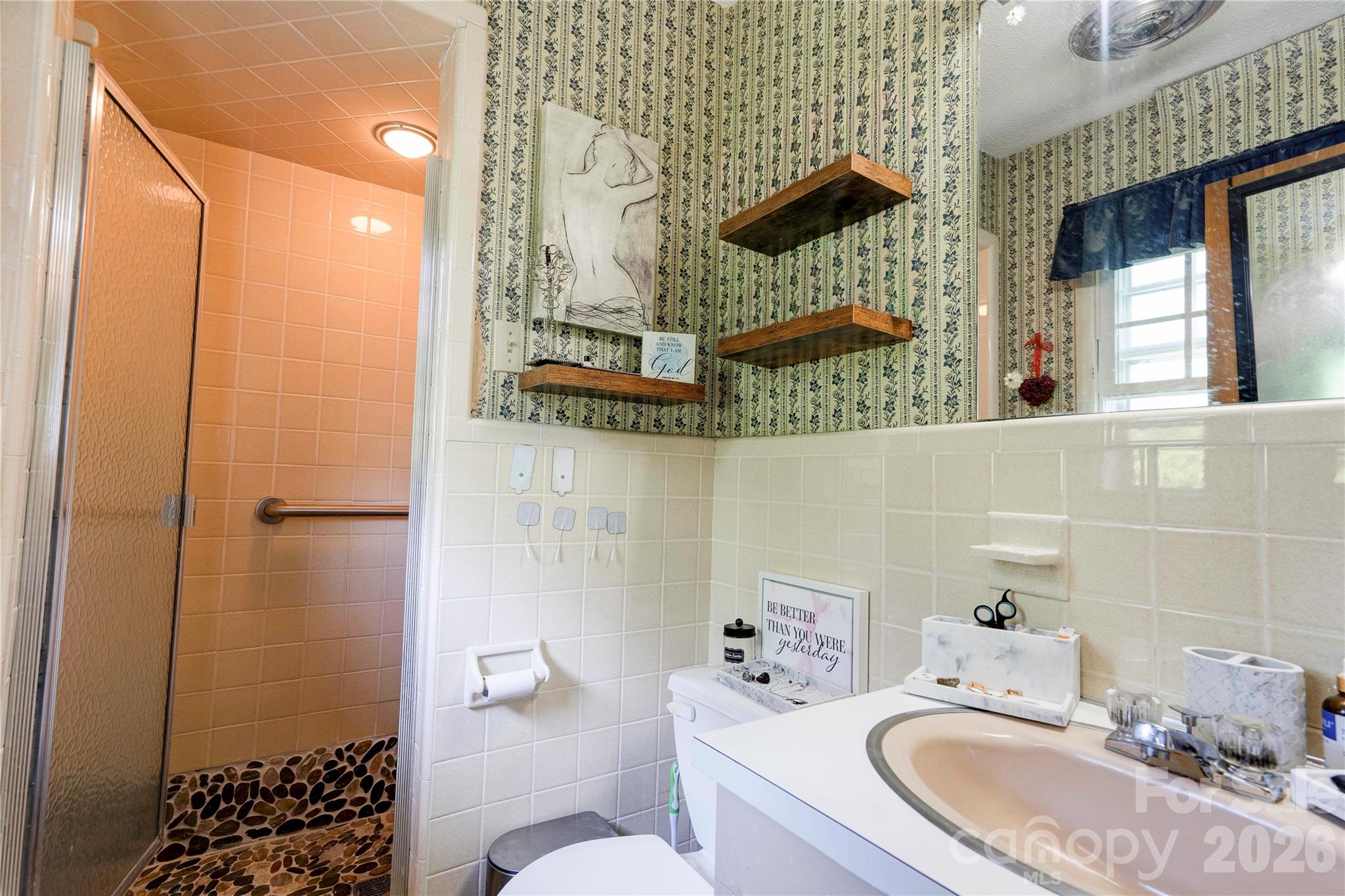 130 Old Belwood Road — Lawndale