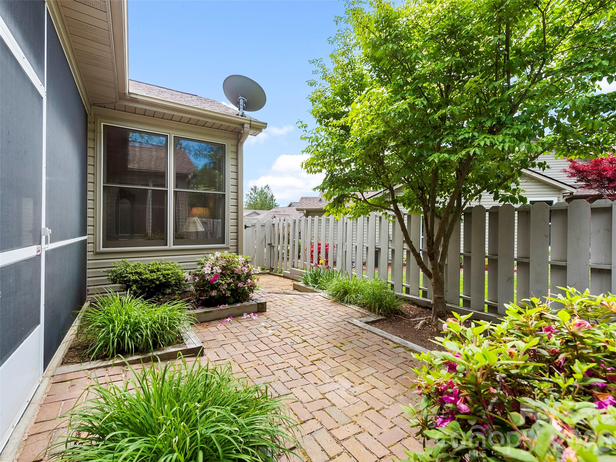 29 Tisha Lane — Hendersonville