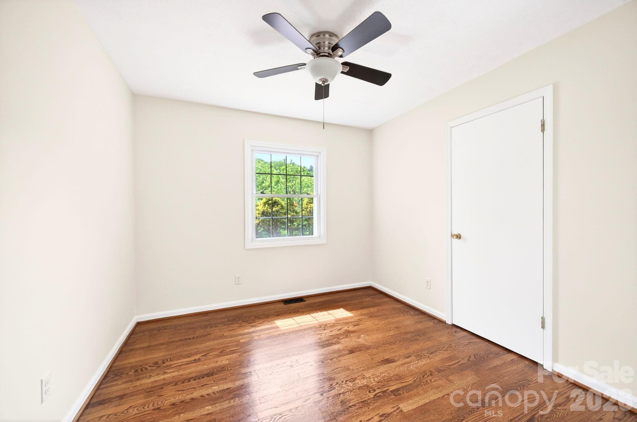 34 Wolfe Cove Road — Asheville