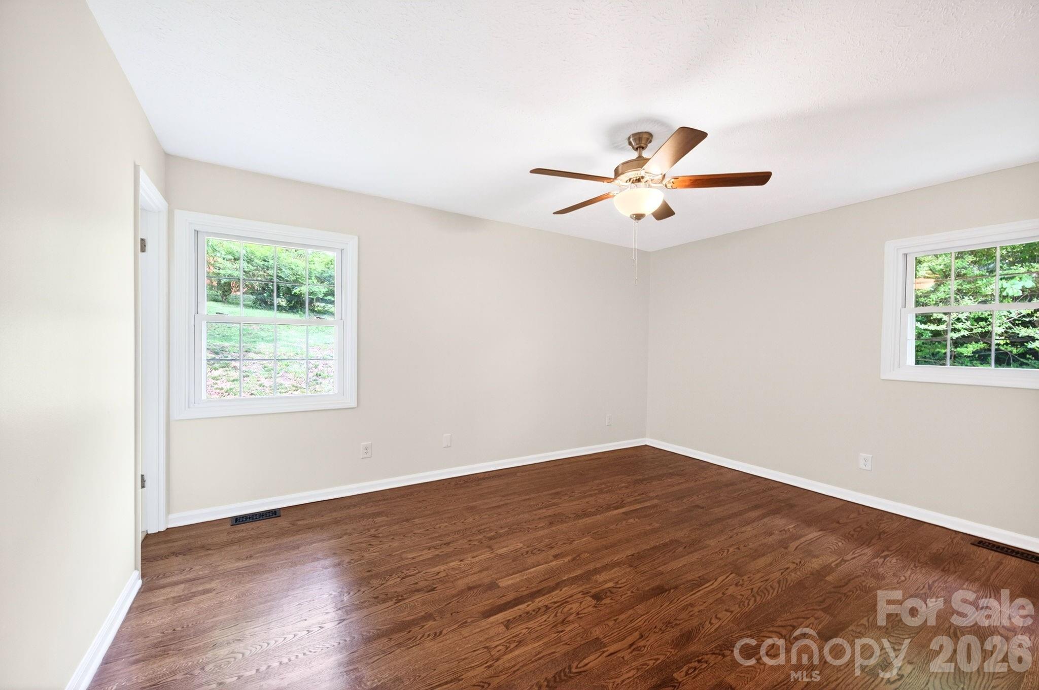 34 Wolfe Cove Road — Asheville