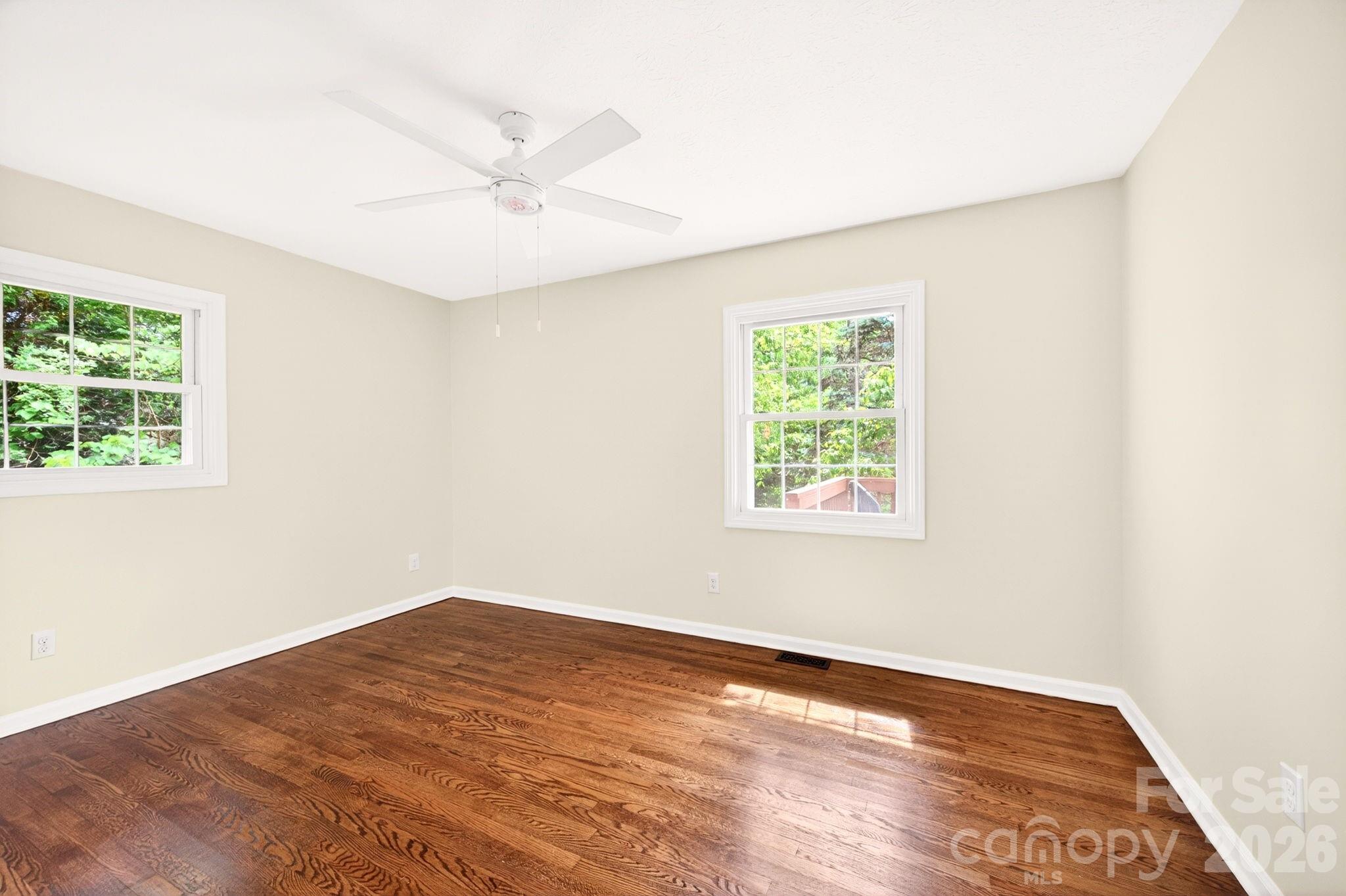 34 Wolfe Cove Road — Asheville
