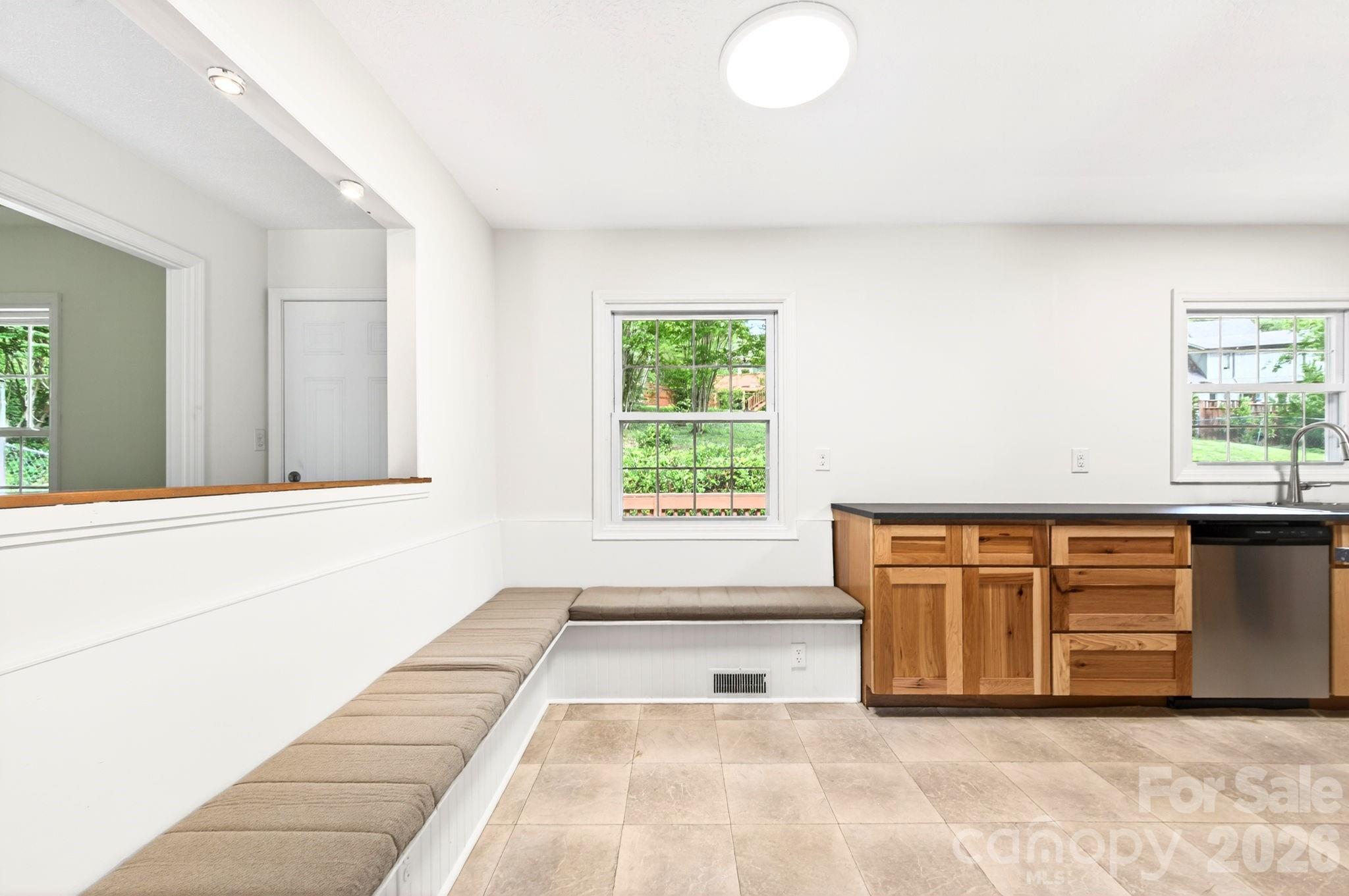 34 Wolfe Cove Road — Asheville