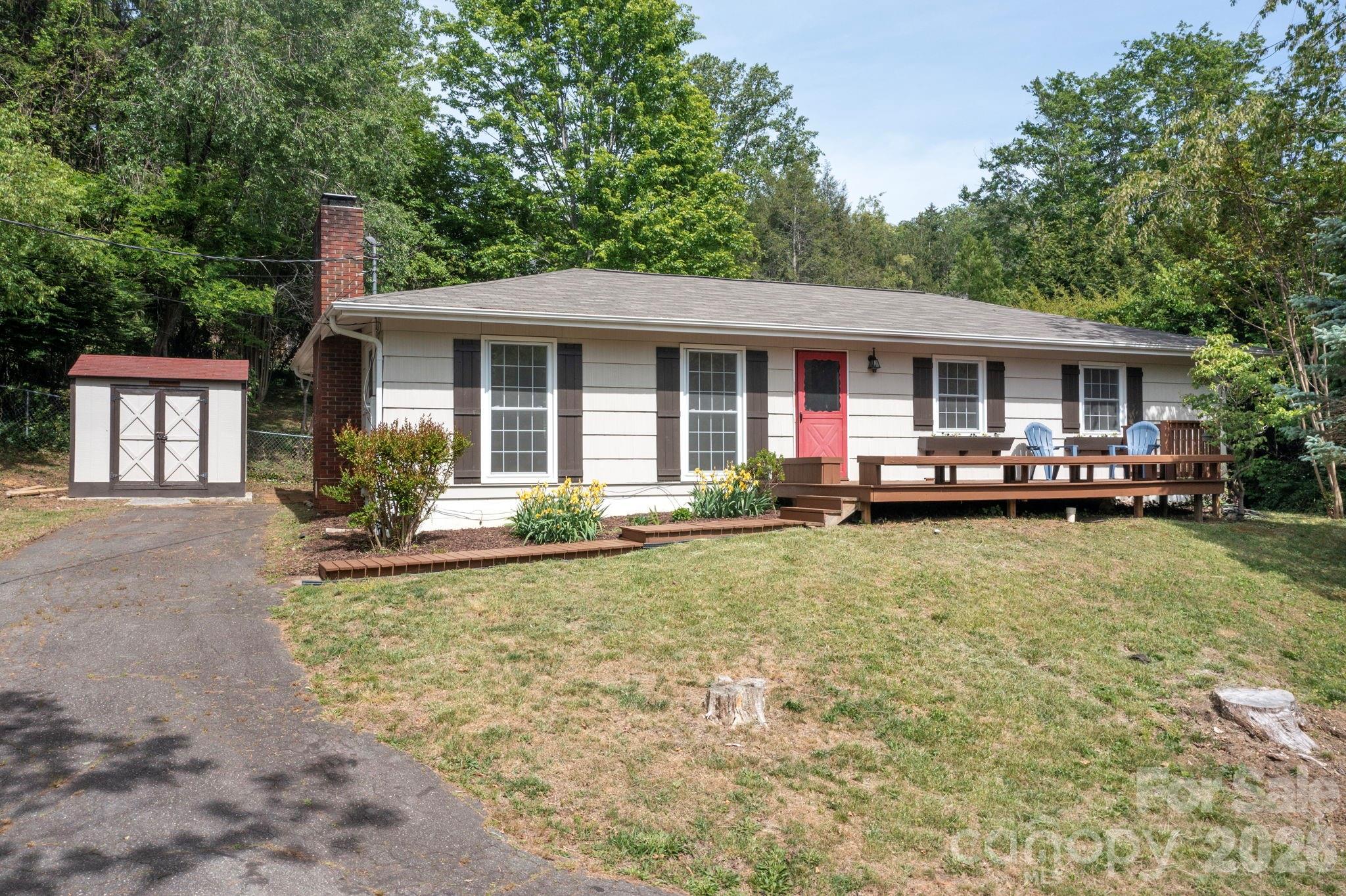34 Wolfe Cove Road — Asheville
