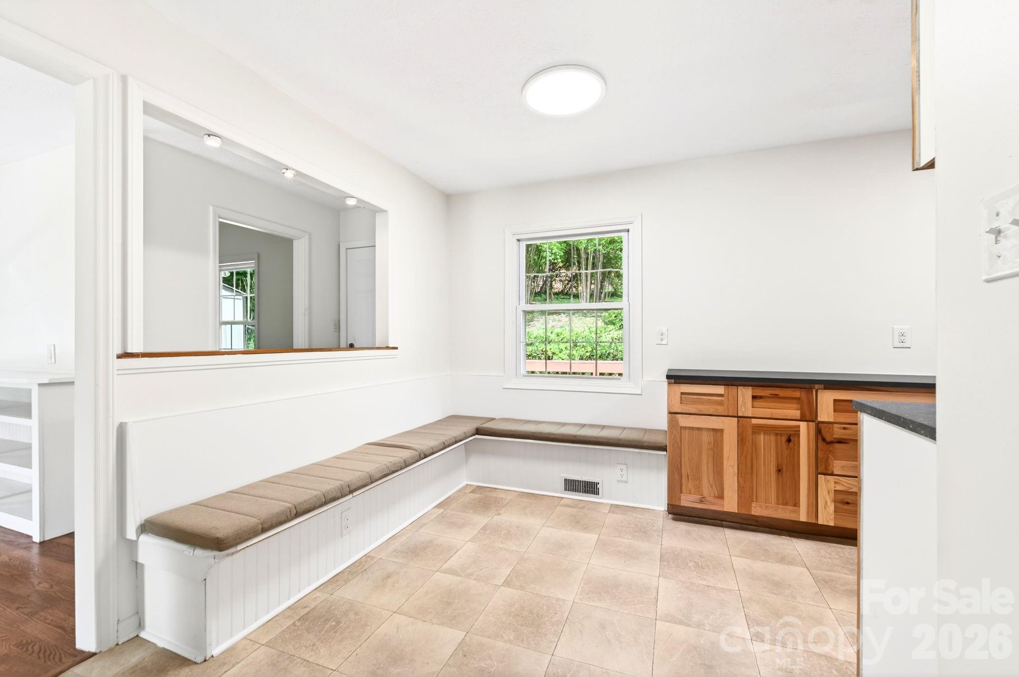 34 Wolfe Cove Road — Asheville