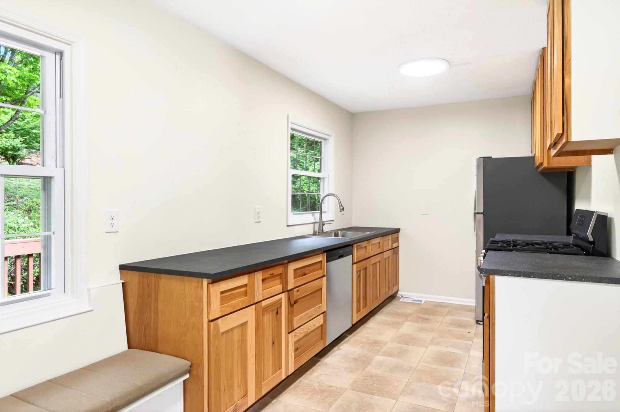 34 Wolfe Cove Road — Asheville