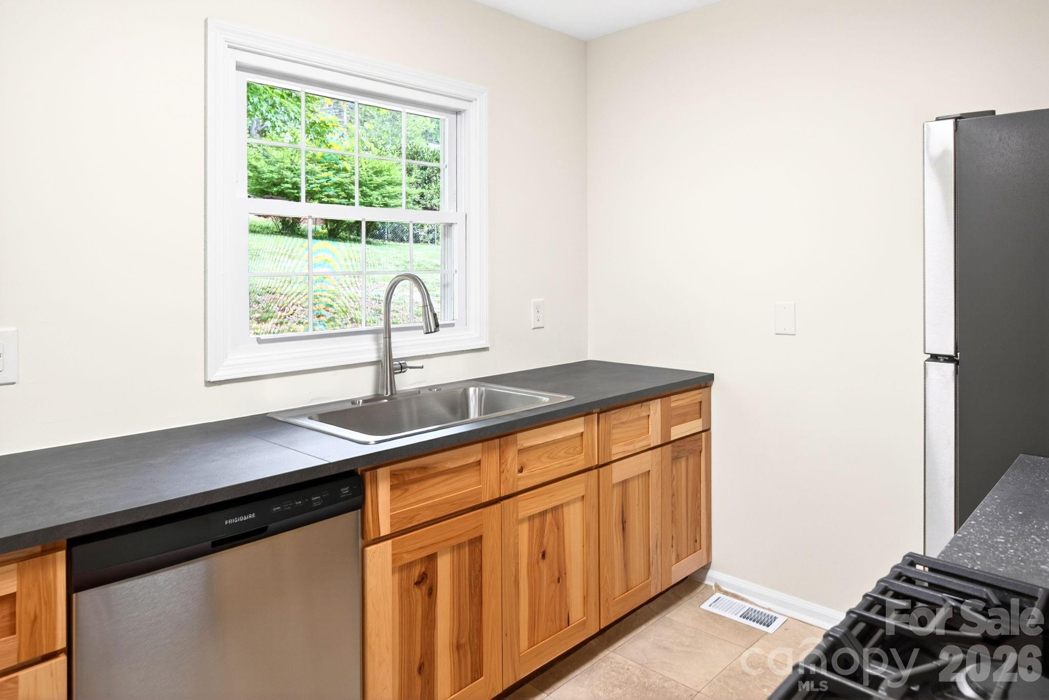 34 Wolfe Cove Road — Asheville