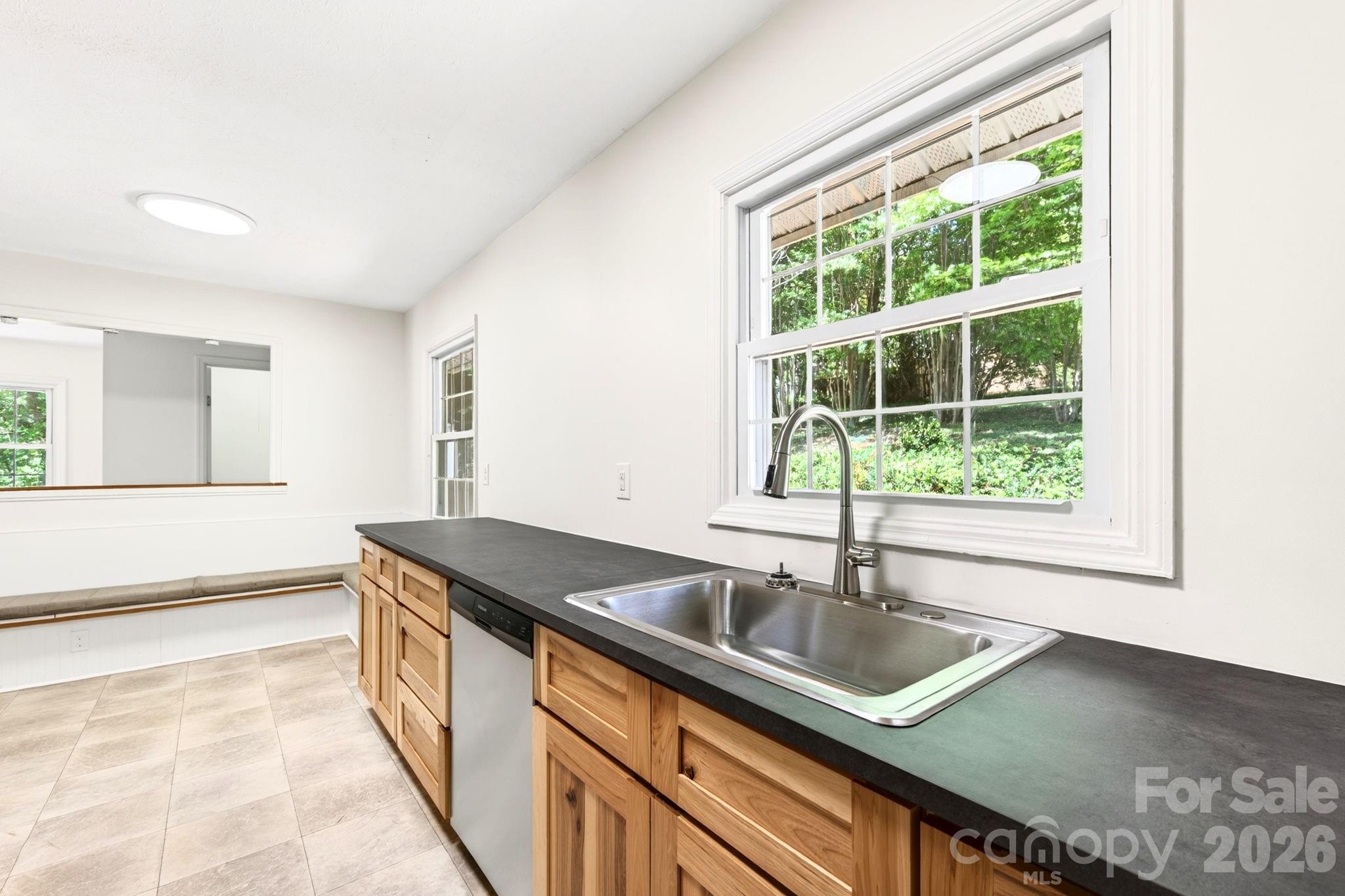 34 Wolfe Cove Road — Asheville