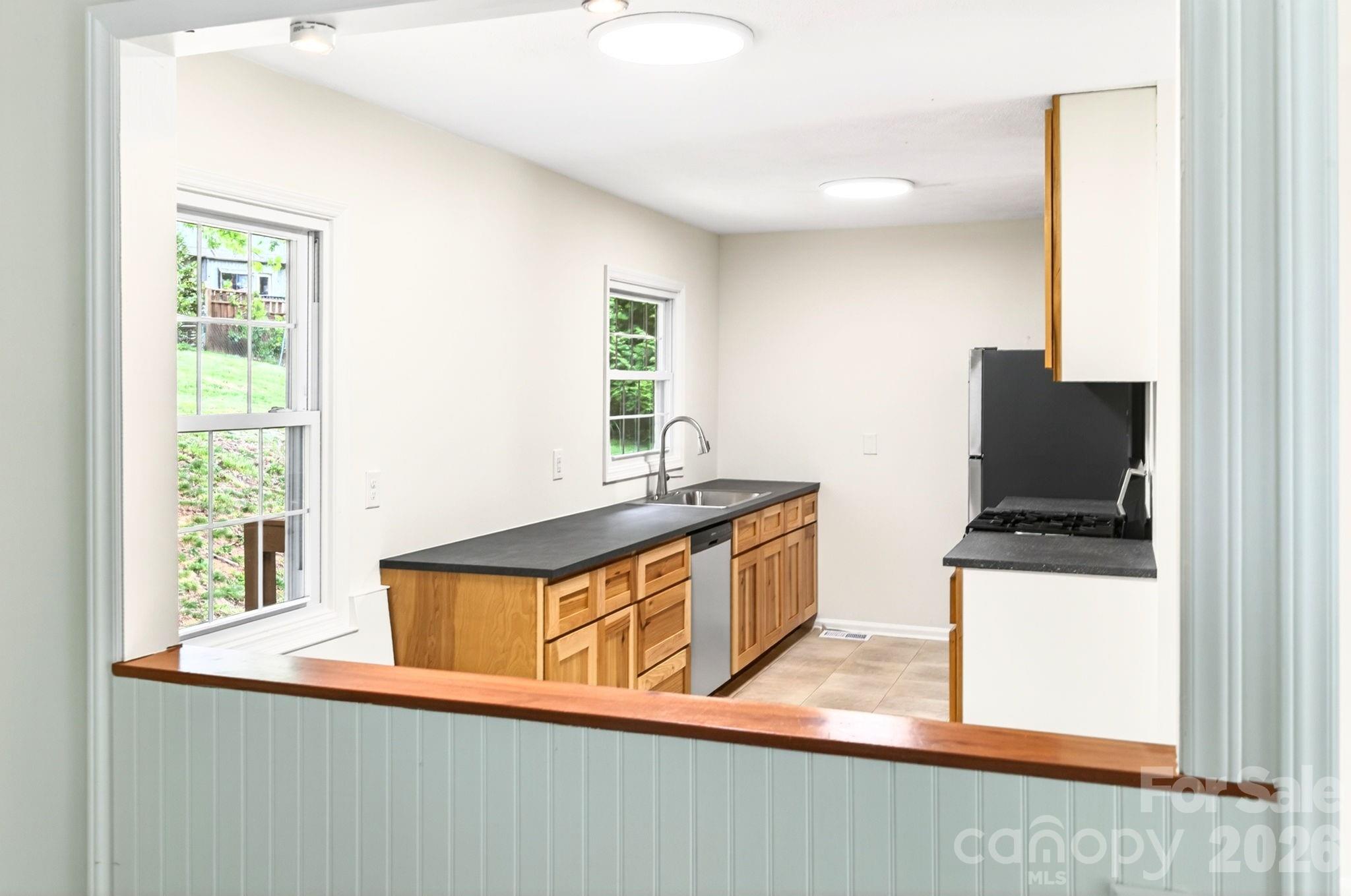 34 Wolfe Cove Road — Asheville