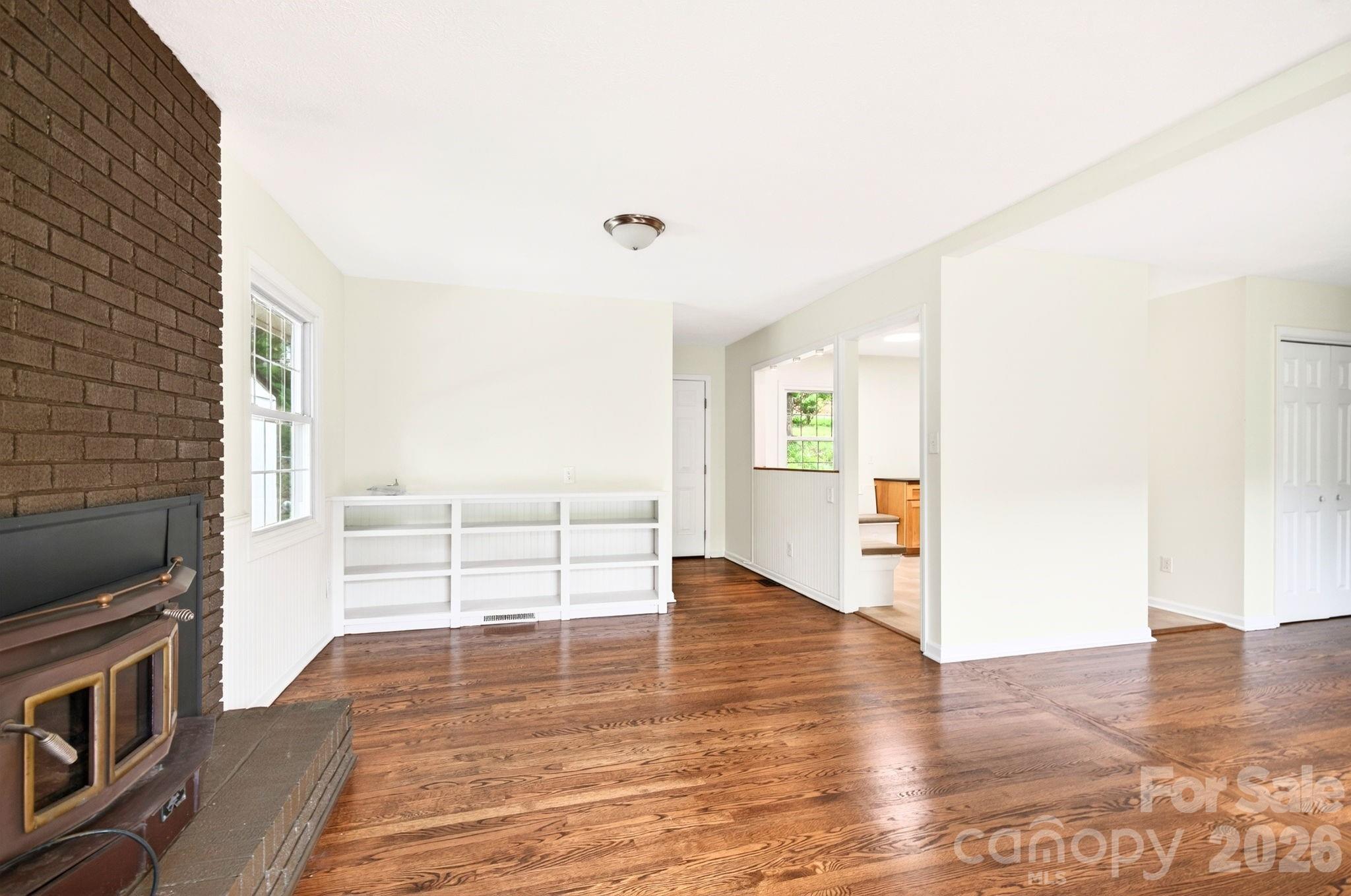 34 Wolfe Cove Road — Asheville