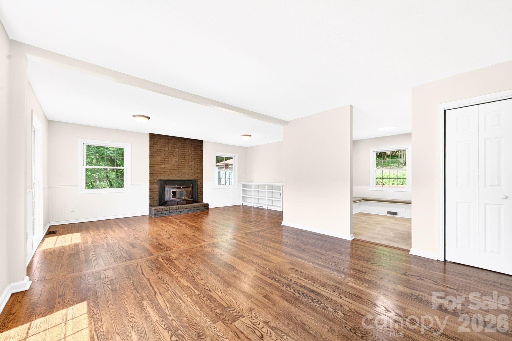 34 Wolfe Cove Road — Asheville