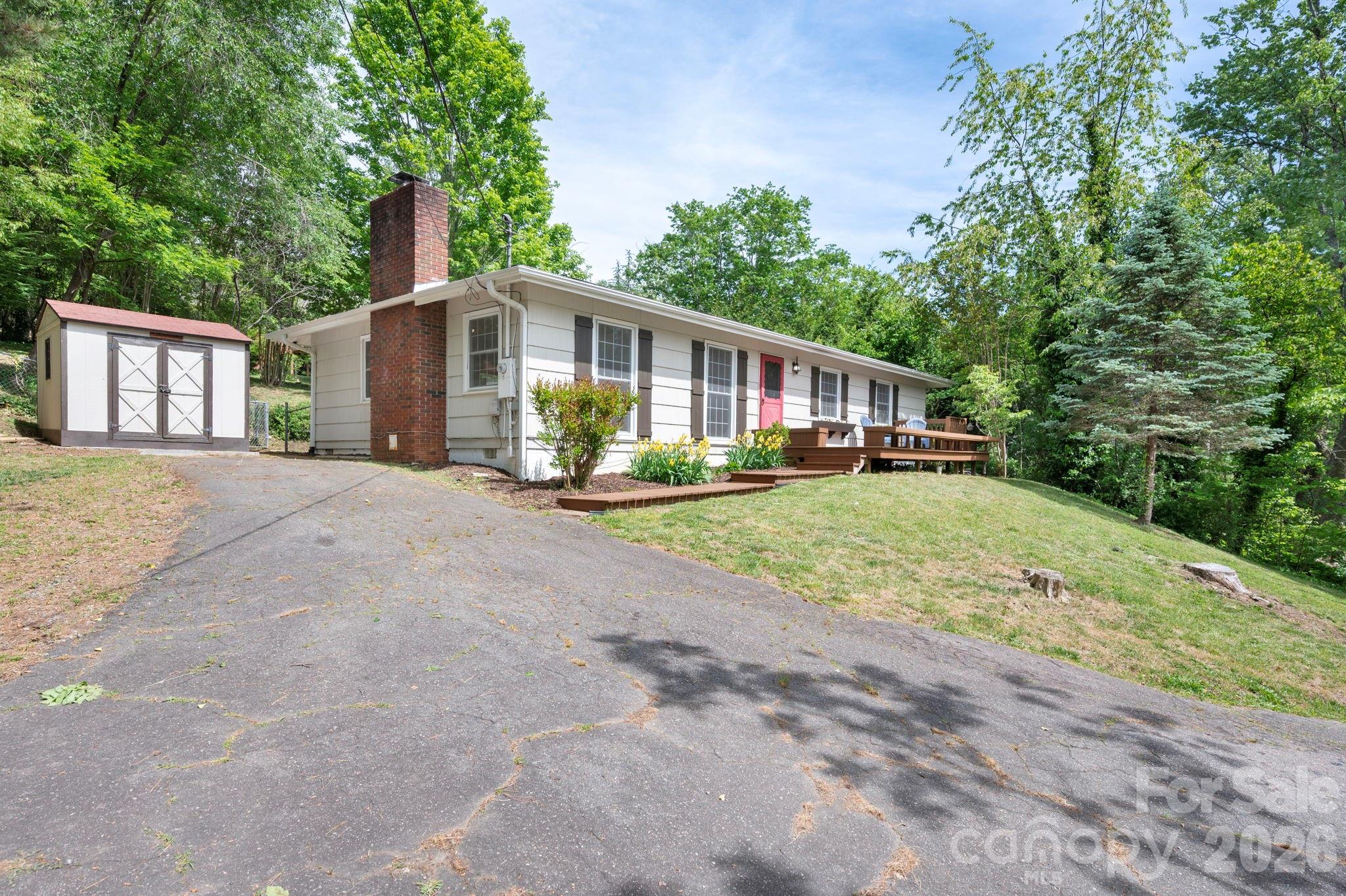 34 Wolfe Cove Road — Asheville