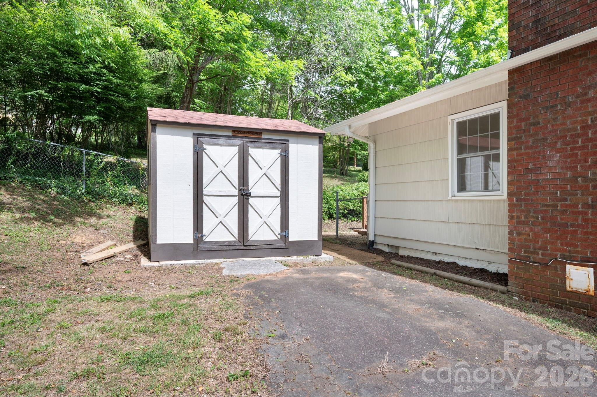 34 Wolfe Cove Road — Asheville