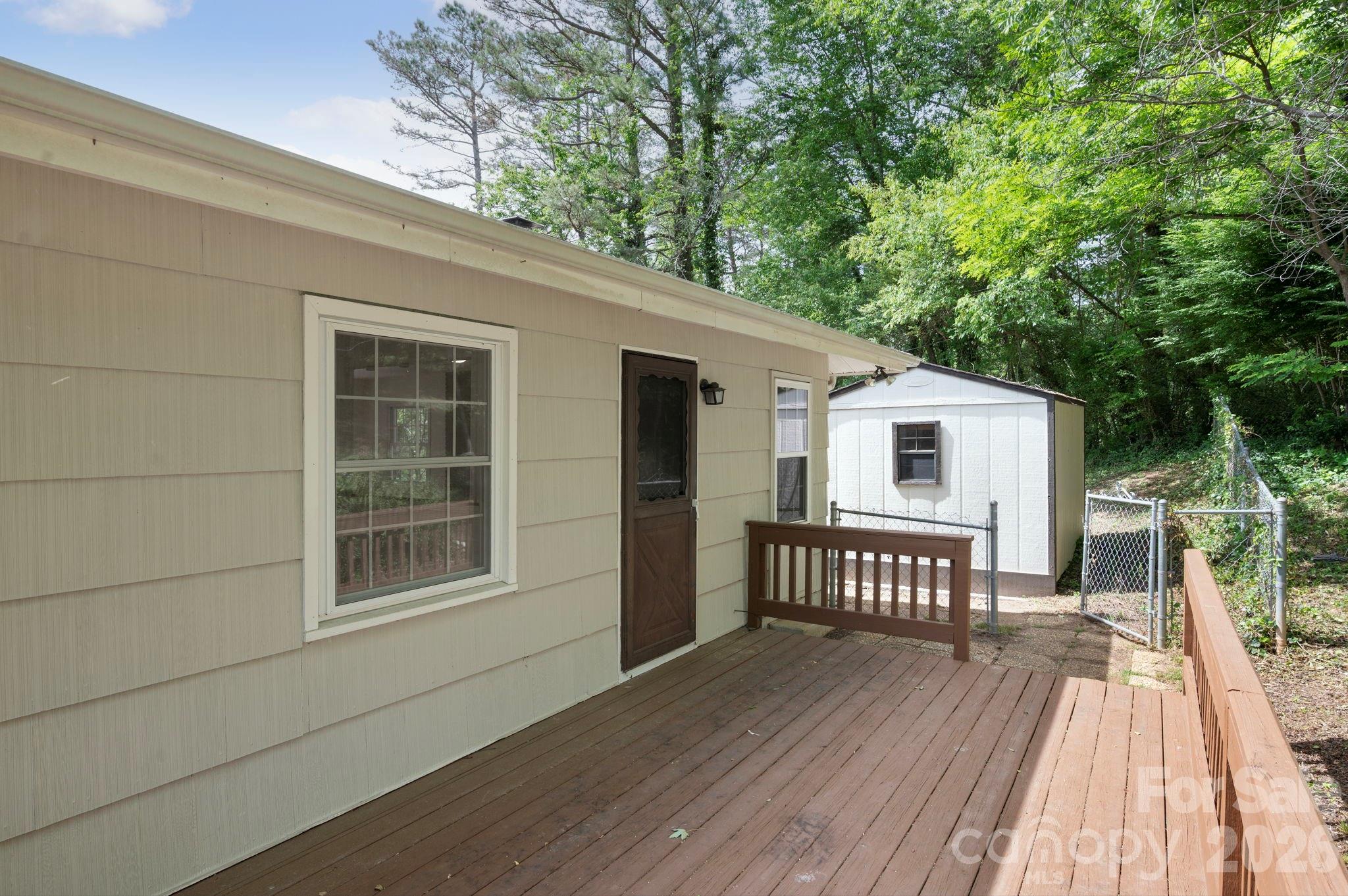 34 Wolfe Cove Road — Asheville