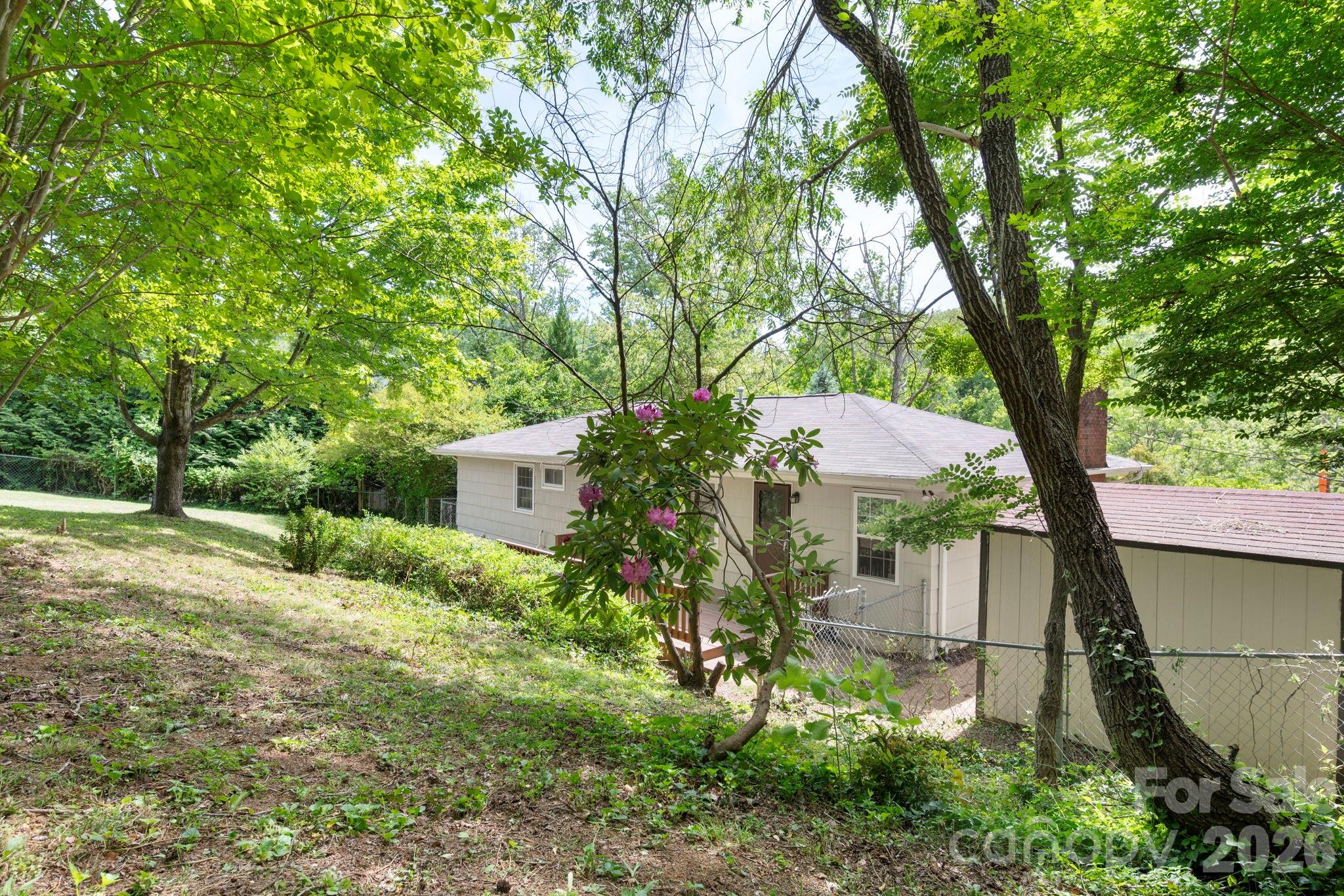 34 Wolfe Cove Road — Asheville