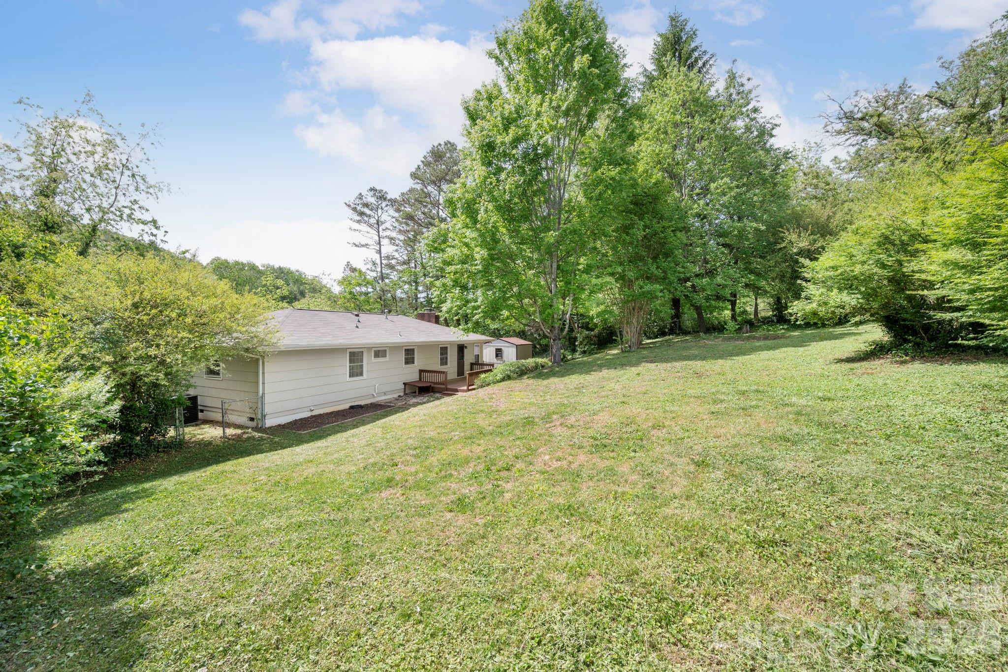34 Wolfe Cove Road — Asheville
