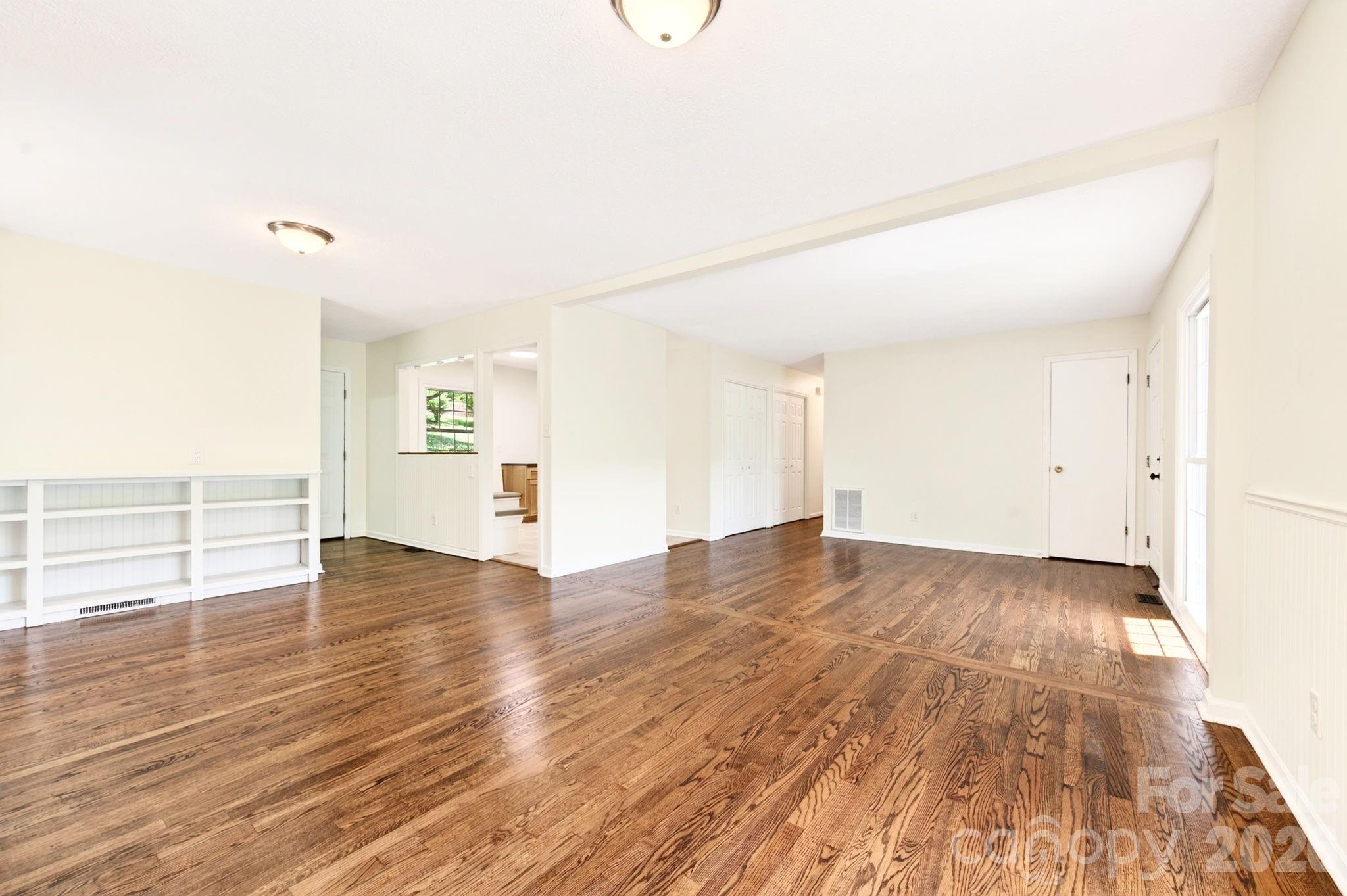 34 Wolfe Cove Road — Asheville