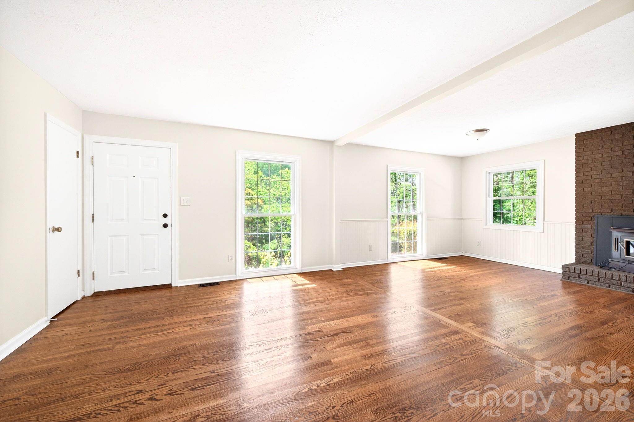 34 Wolfe Cove Road — Asheville