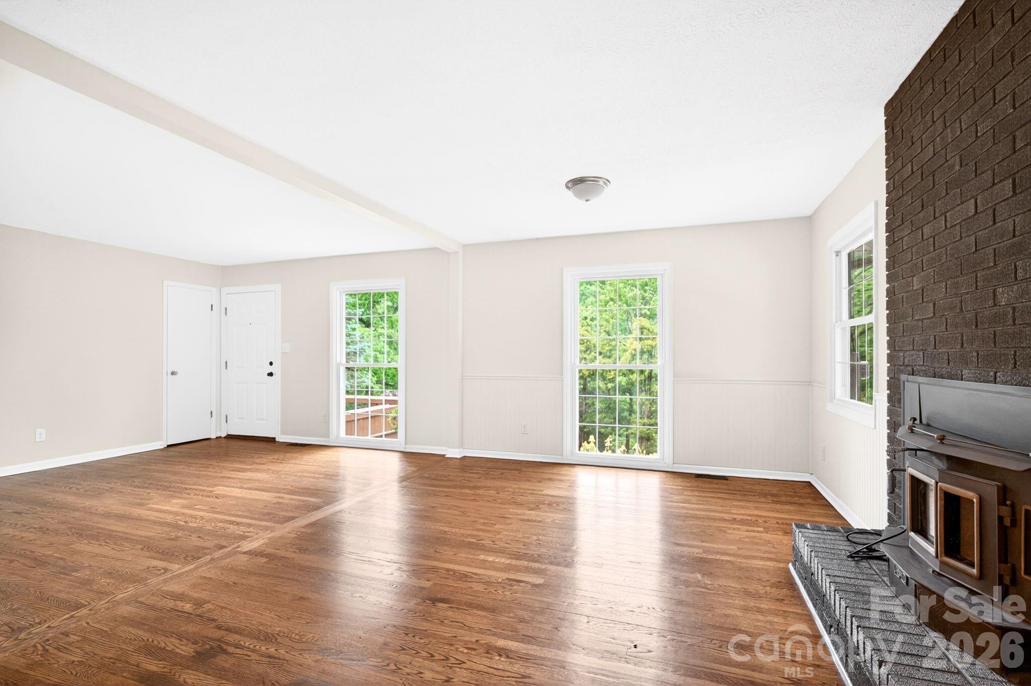 34 Wolfe Cove Road — Asheville