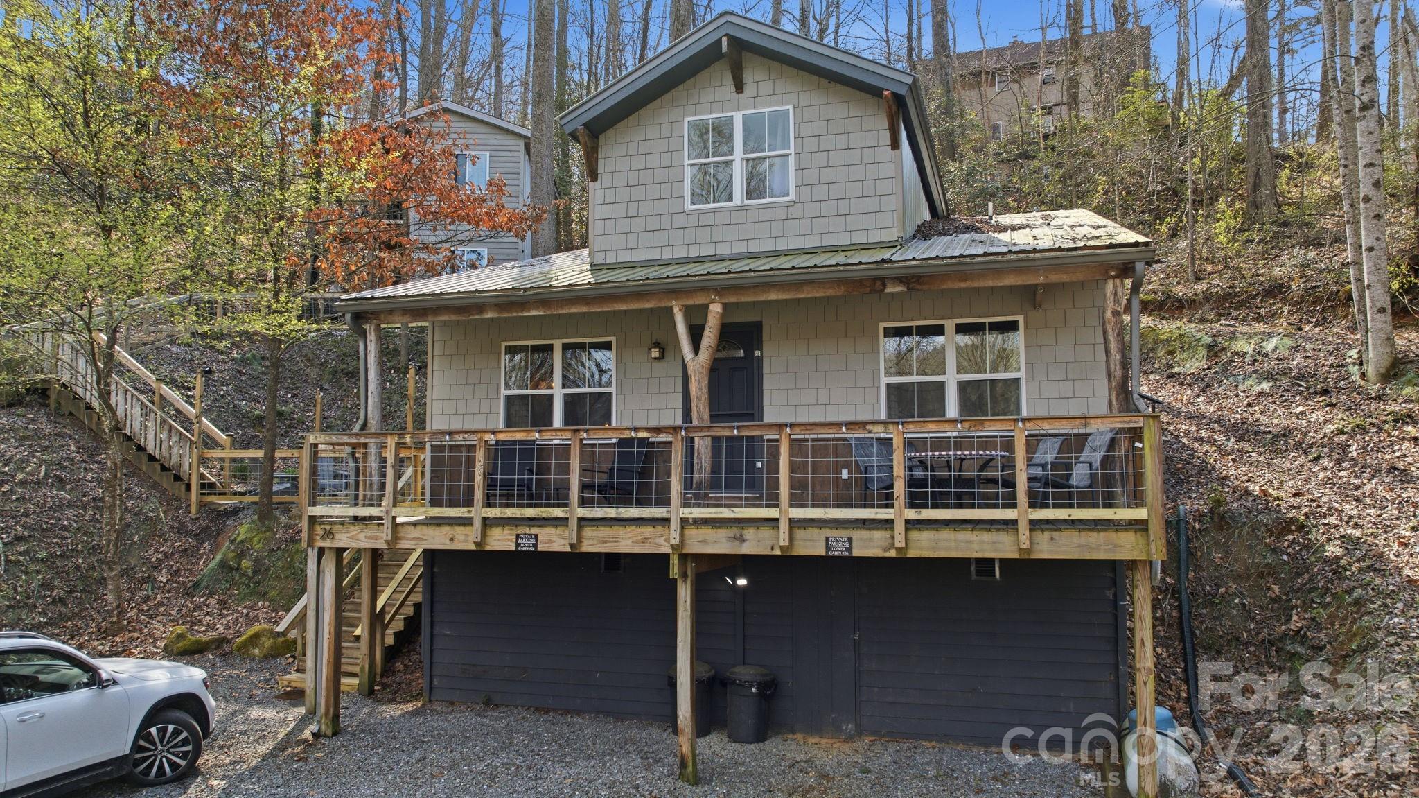 26/30 Yodelers Hollow — Bryson City