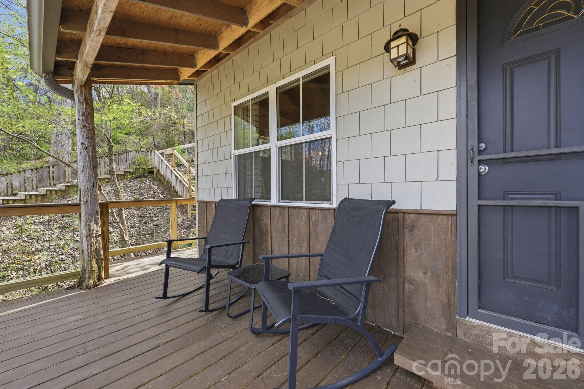 26/30 Yodelers Hollow — Bryson City