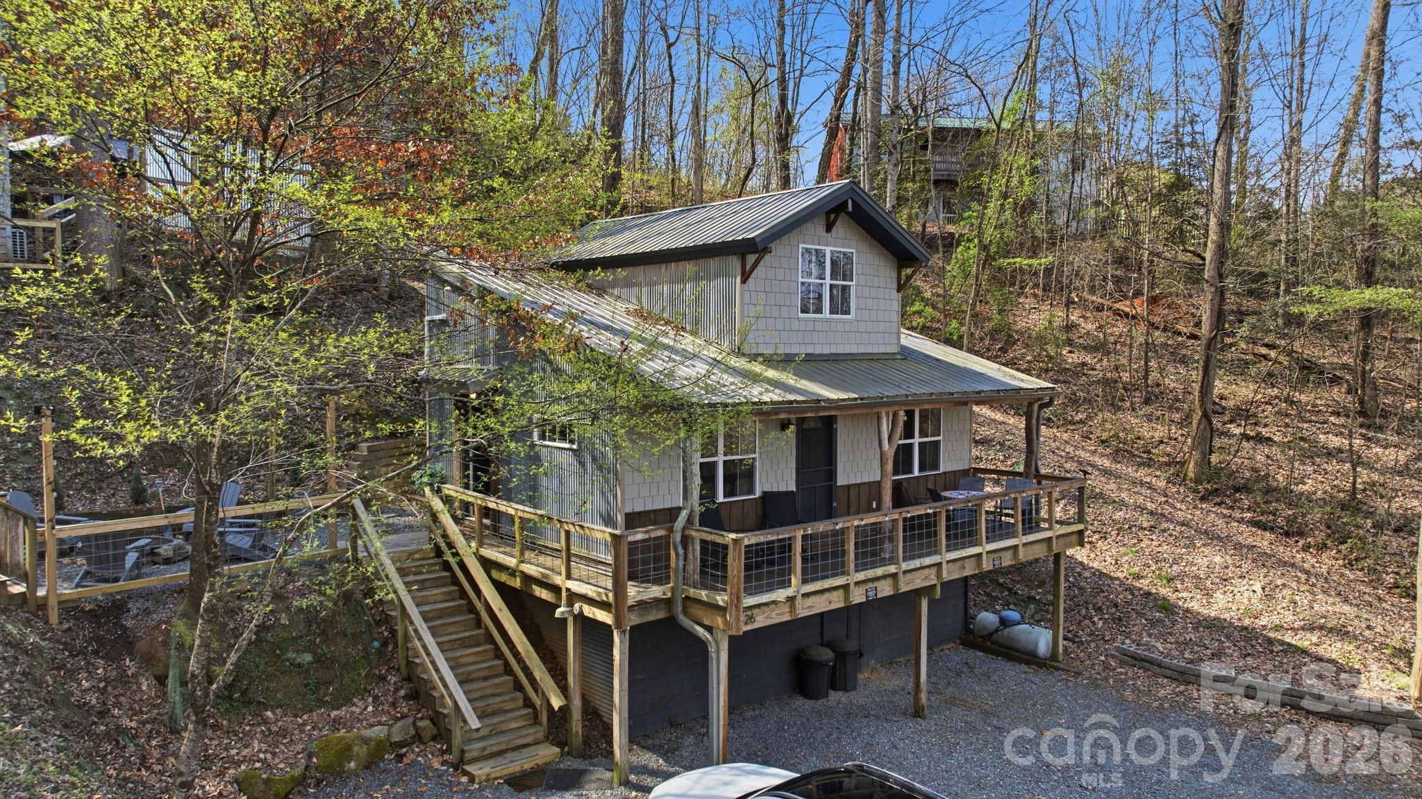 26/30 Yodelers Hollow — Bryson City