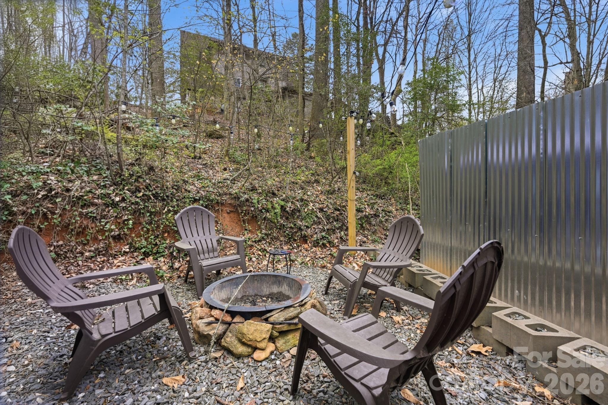 26/30 Yodelers Hollow — Bryson City