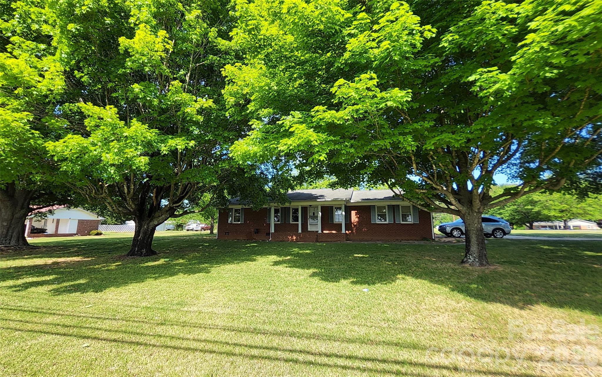 113 Kings Drive #3 & 4 — Forest City
