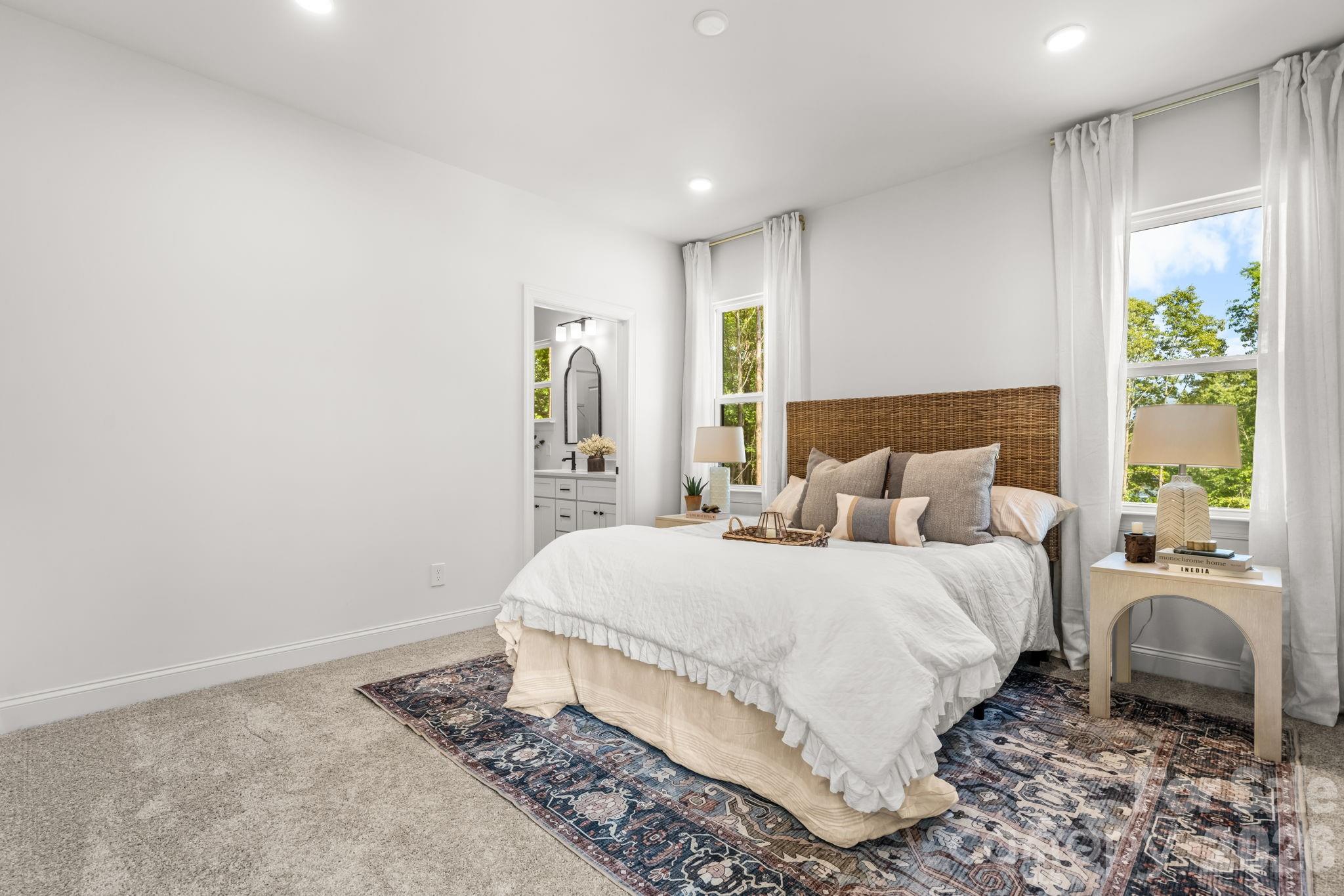 5256 Whitewater Drive — Hickory