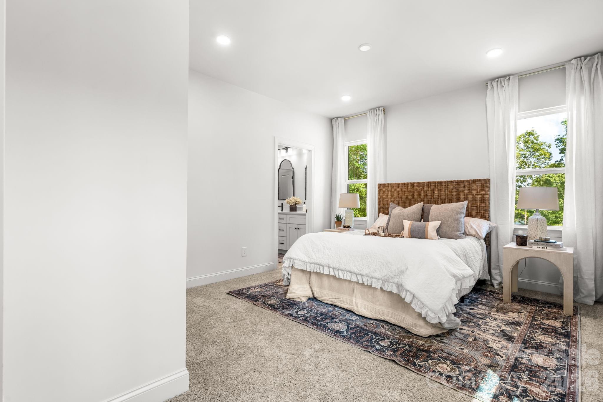5256 Whitewater Drive — Hickory