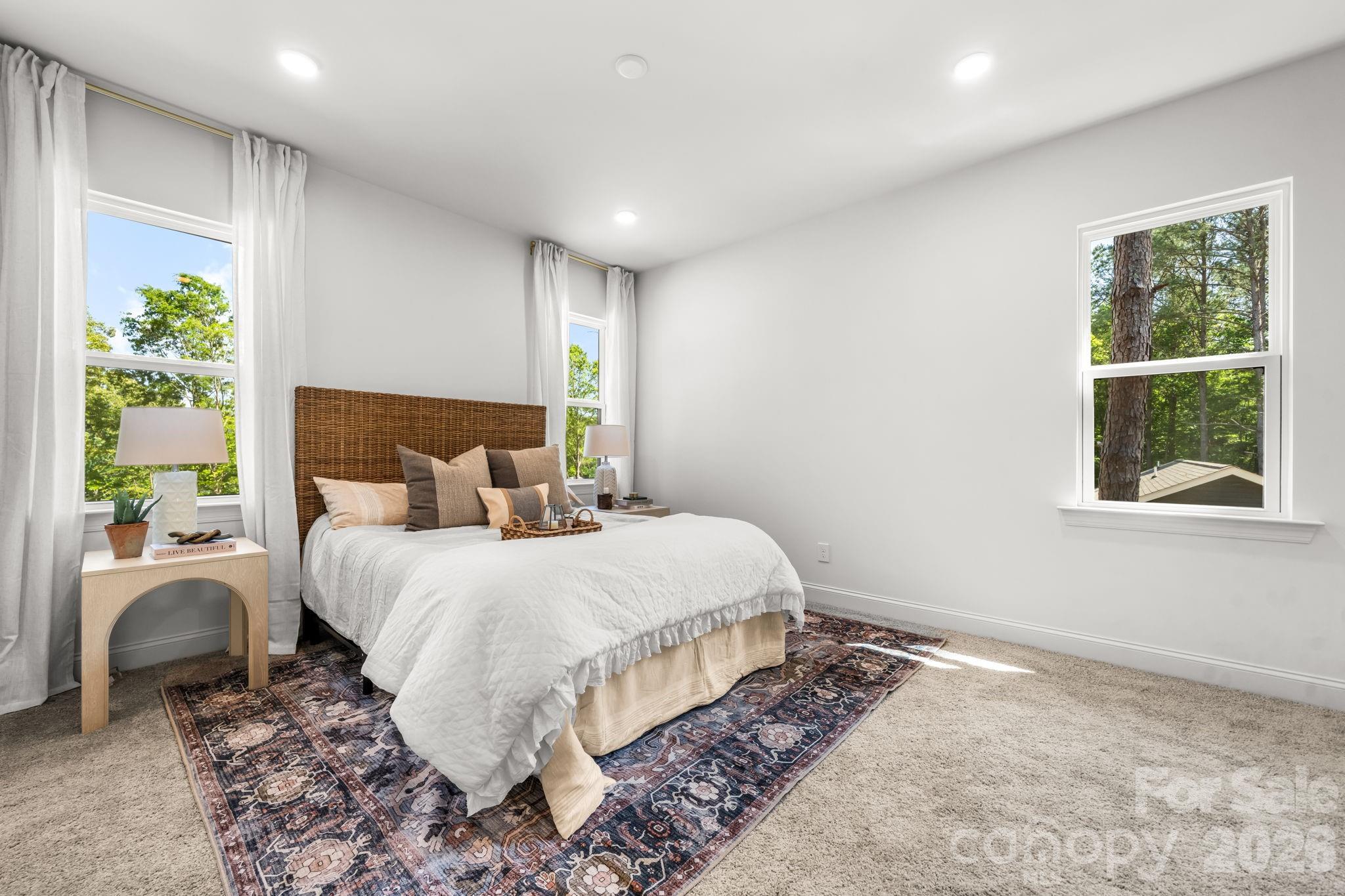 5256 Whitewater Drive — Hickory
