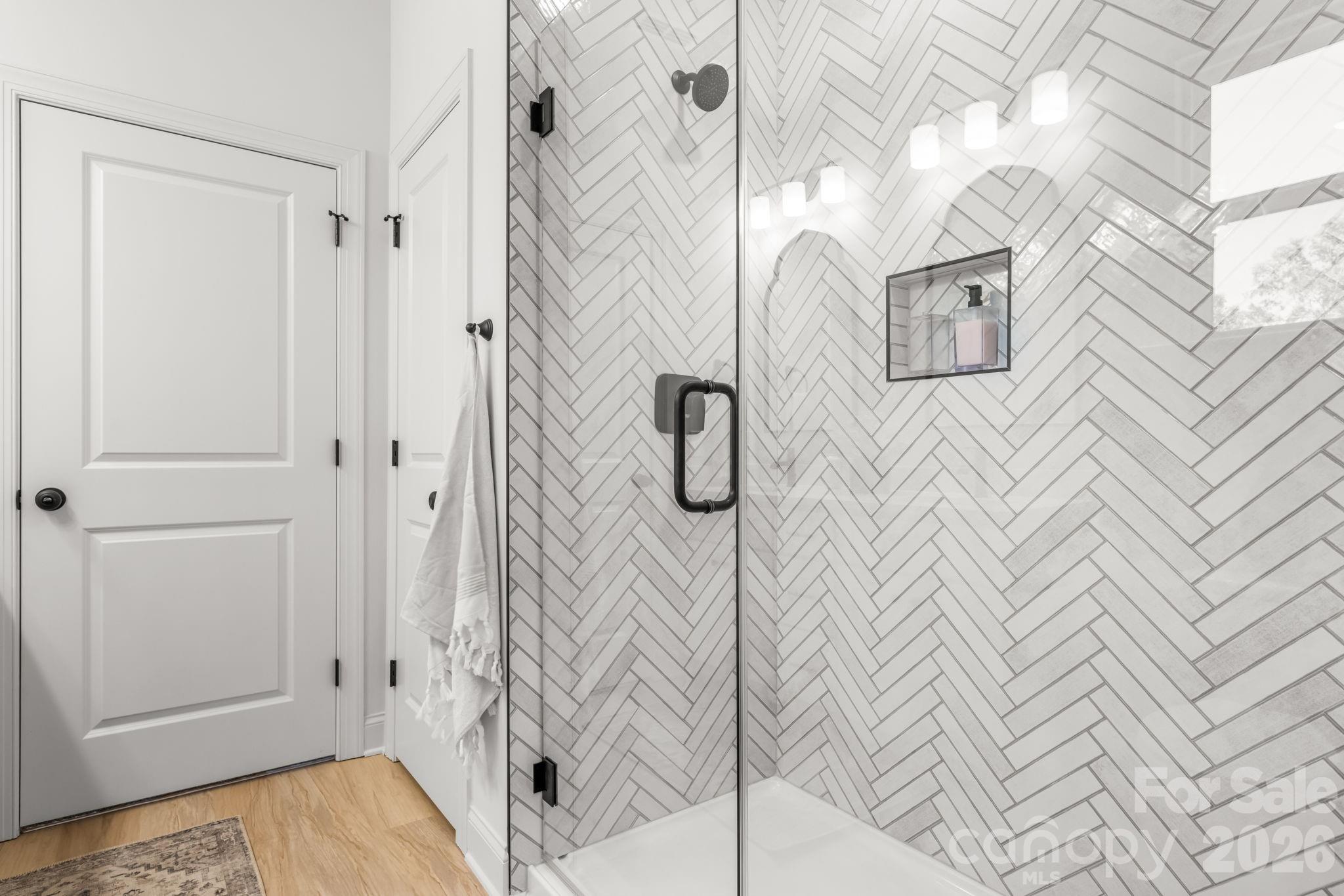 5256 Whitewater Drive — Hickory