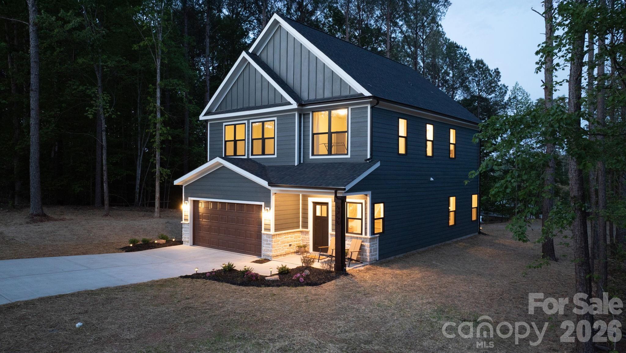 5256 Whitewater Drive — Hickory
