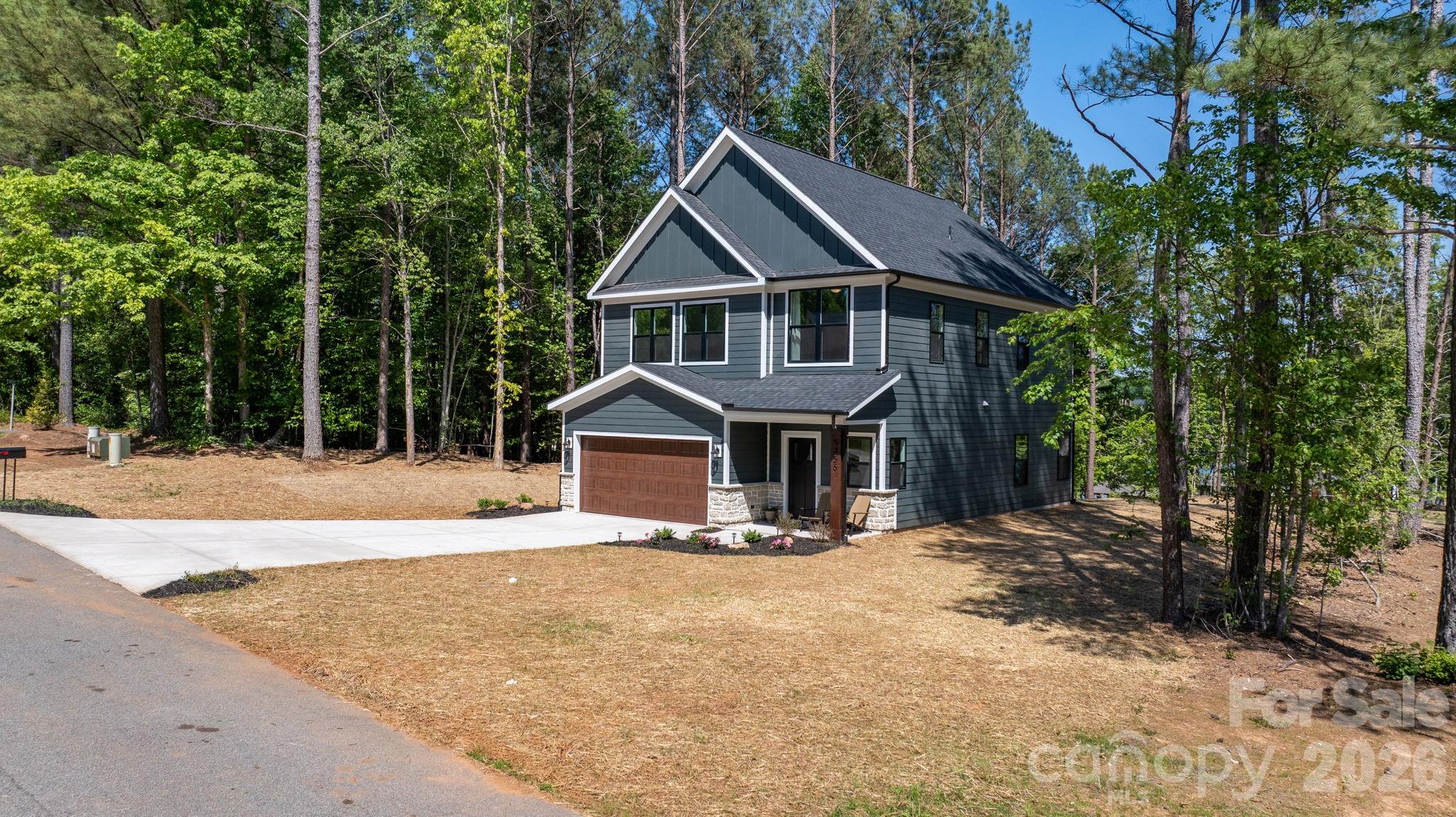 5256 Whitewater Drive — Hickory