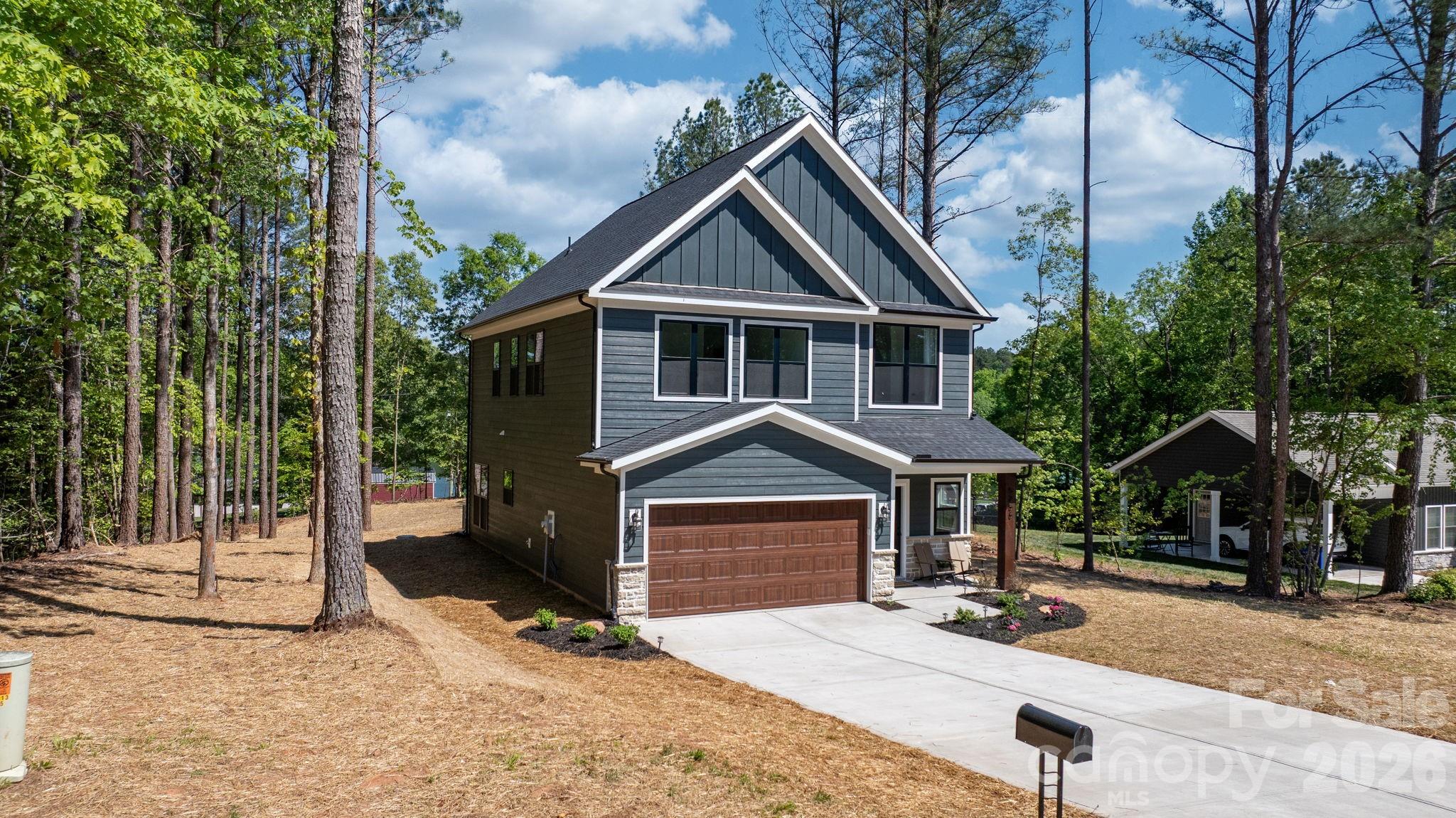 5256 Whitewater Drive — Hickory