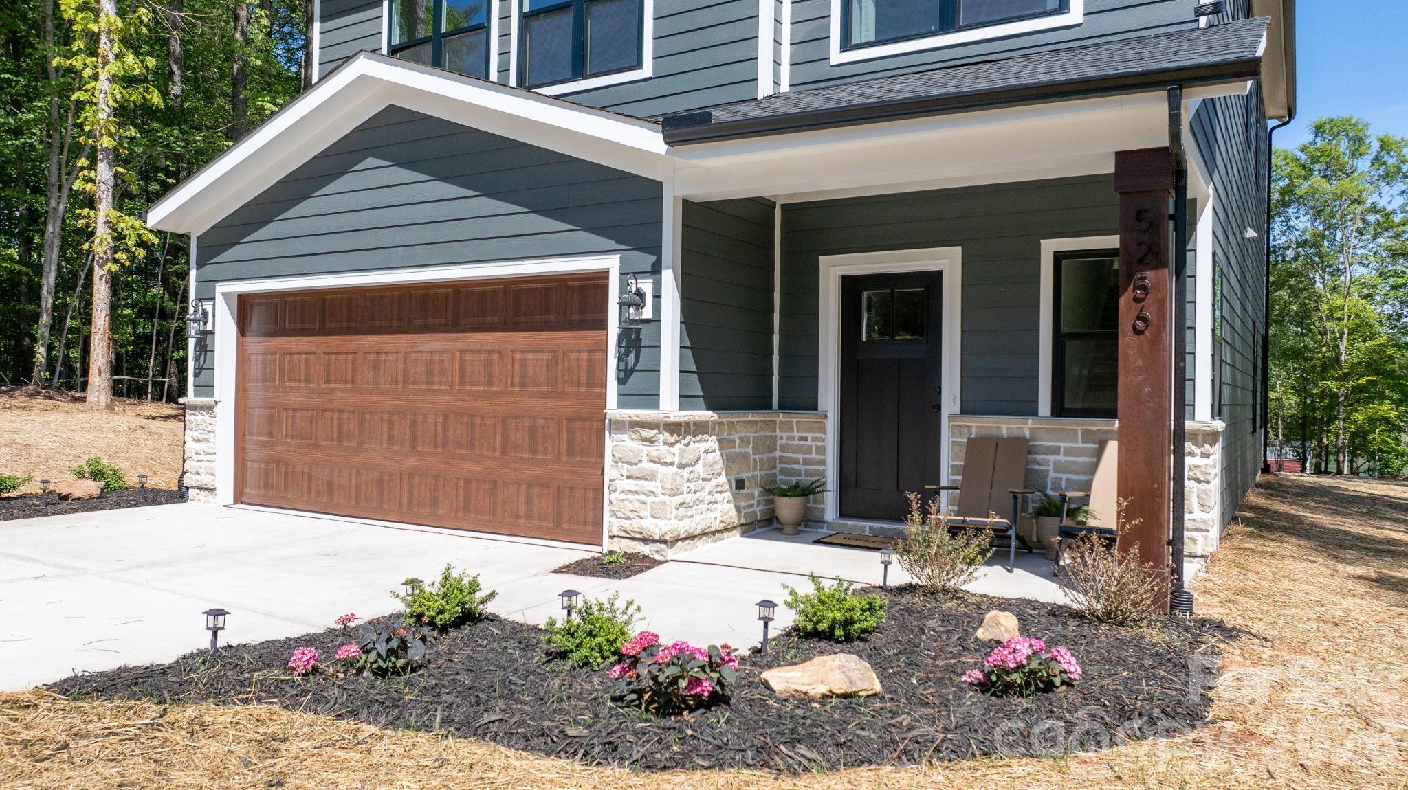 5256 Whitewater Drive — Hickory