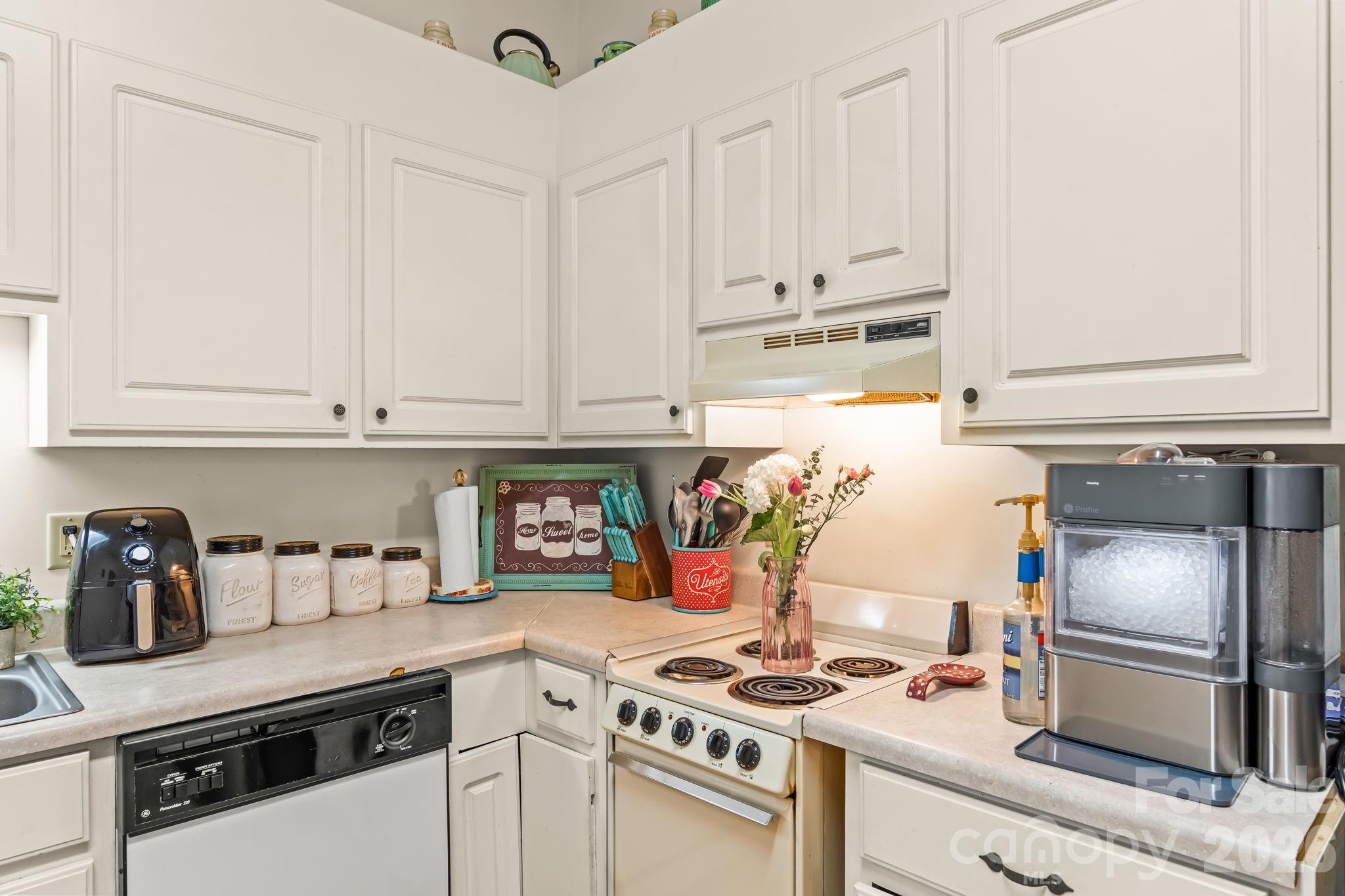 3341 Peniel Road — Tryon