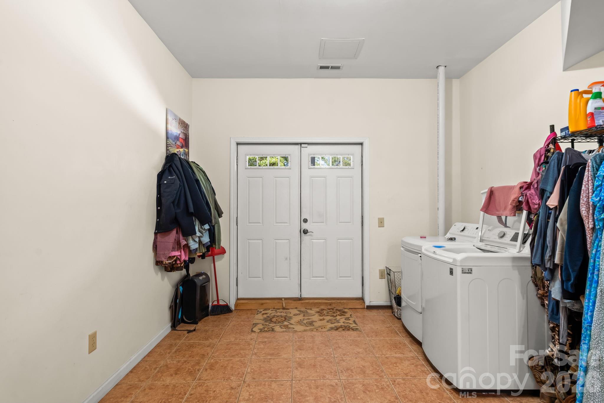 3341 Peniel Road — Tryon