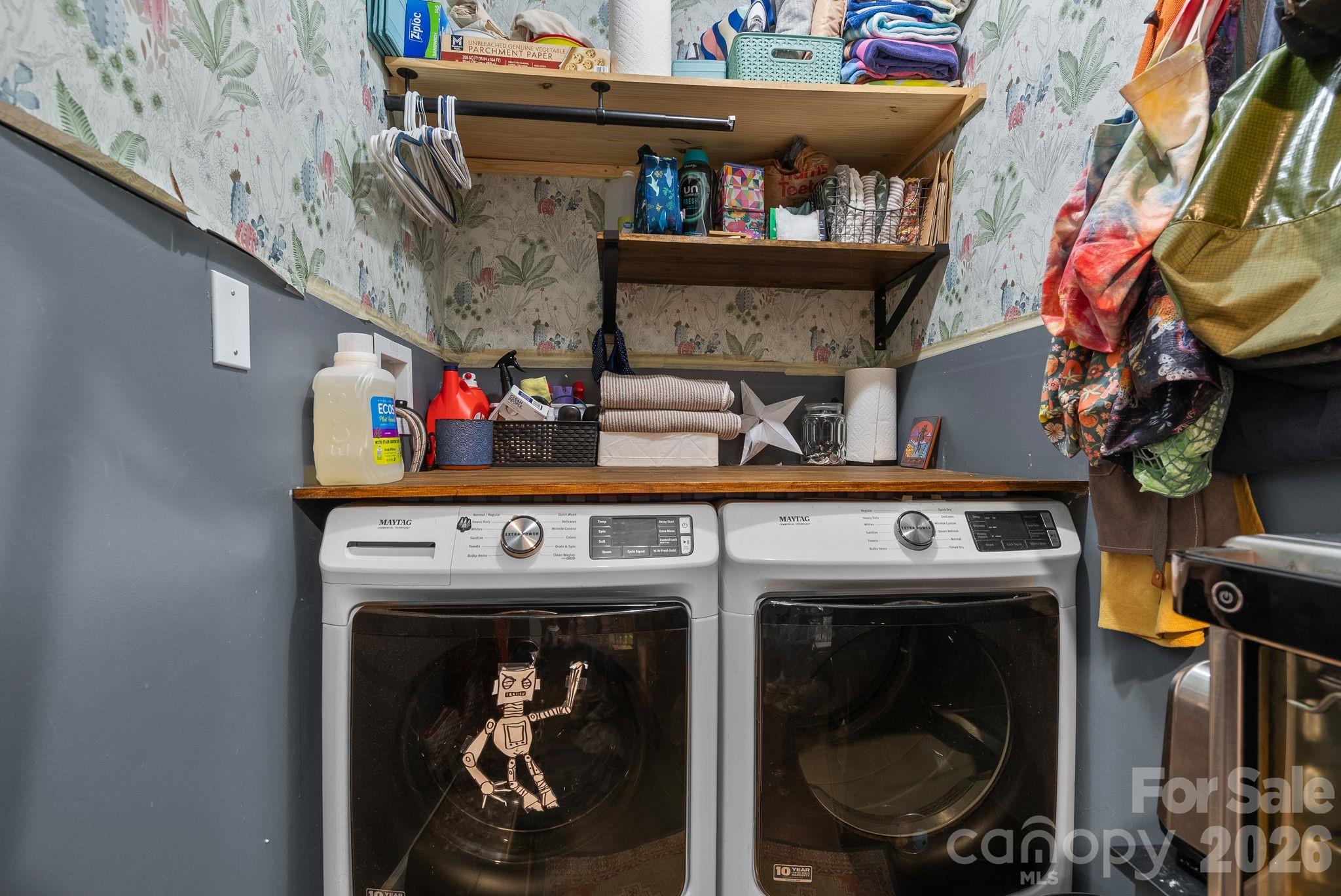 343 Oakview Park Road — Asheville